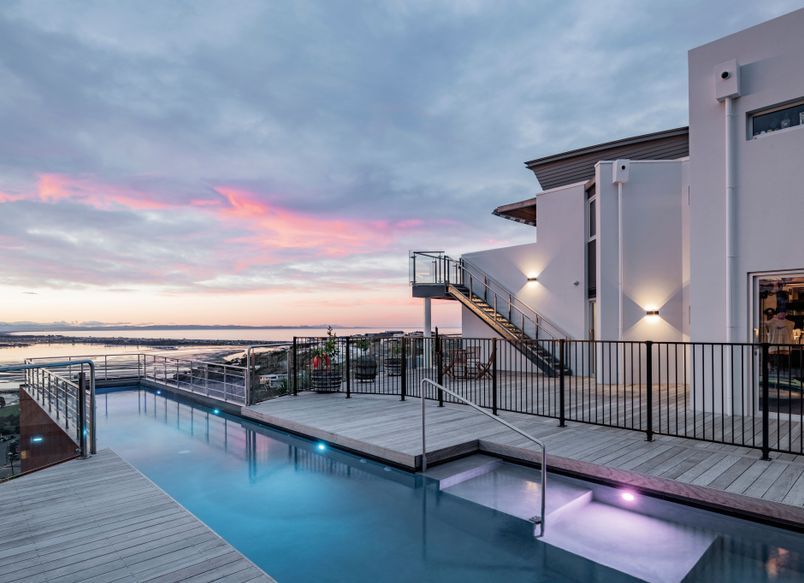 Redcliff's Residence