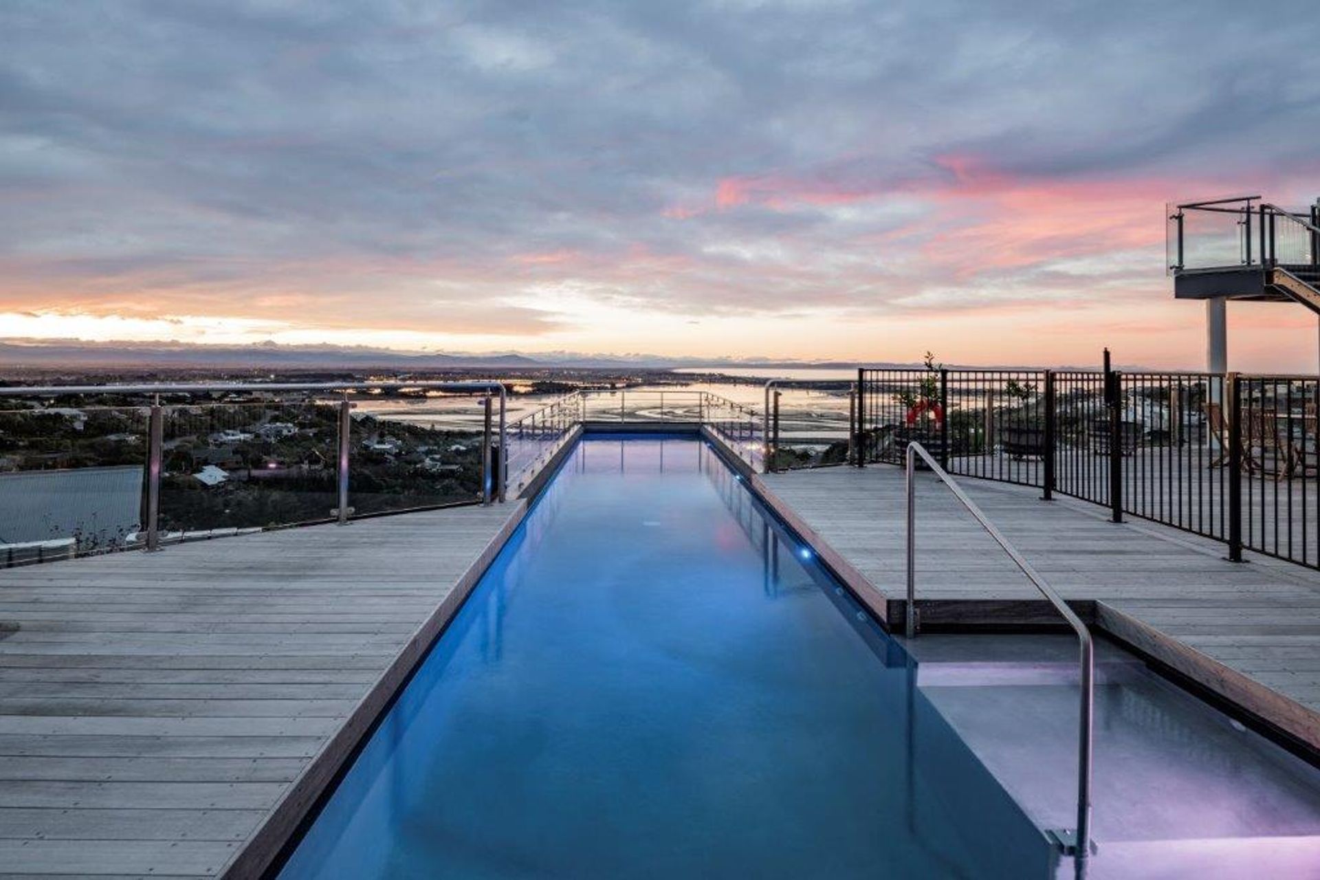 Redcliff's Residence