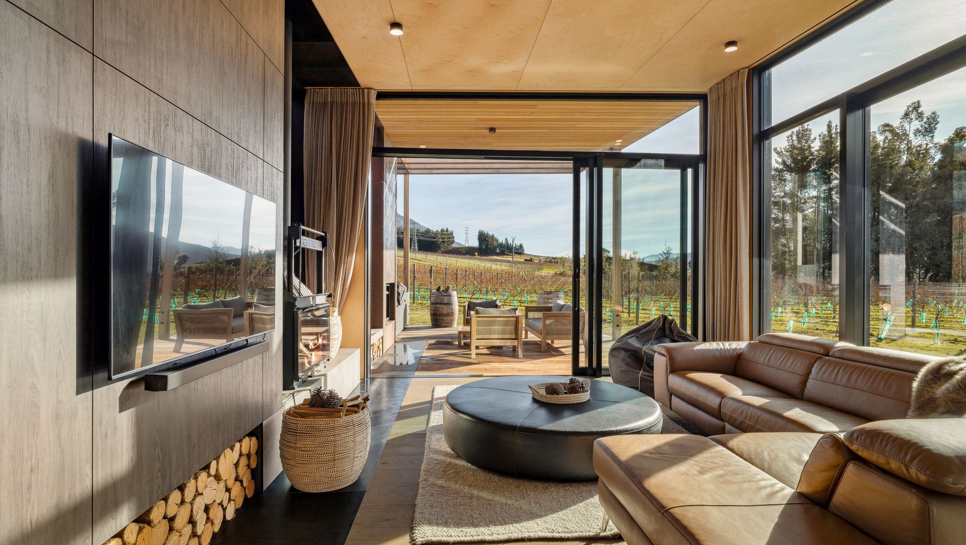 Vineyard House banner