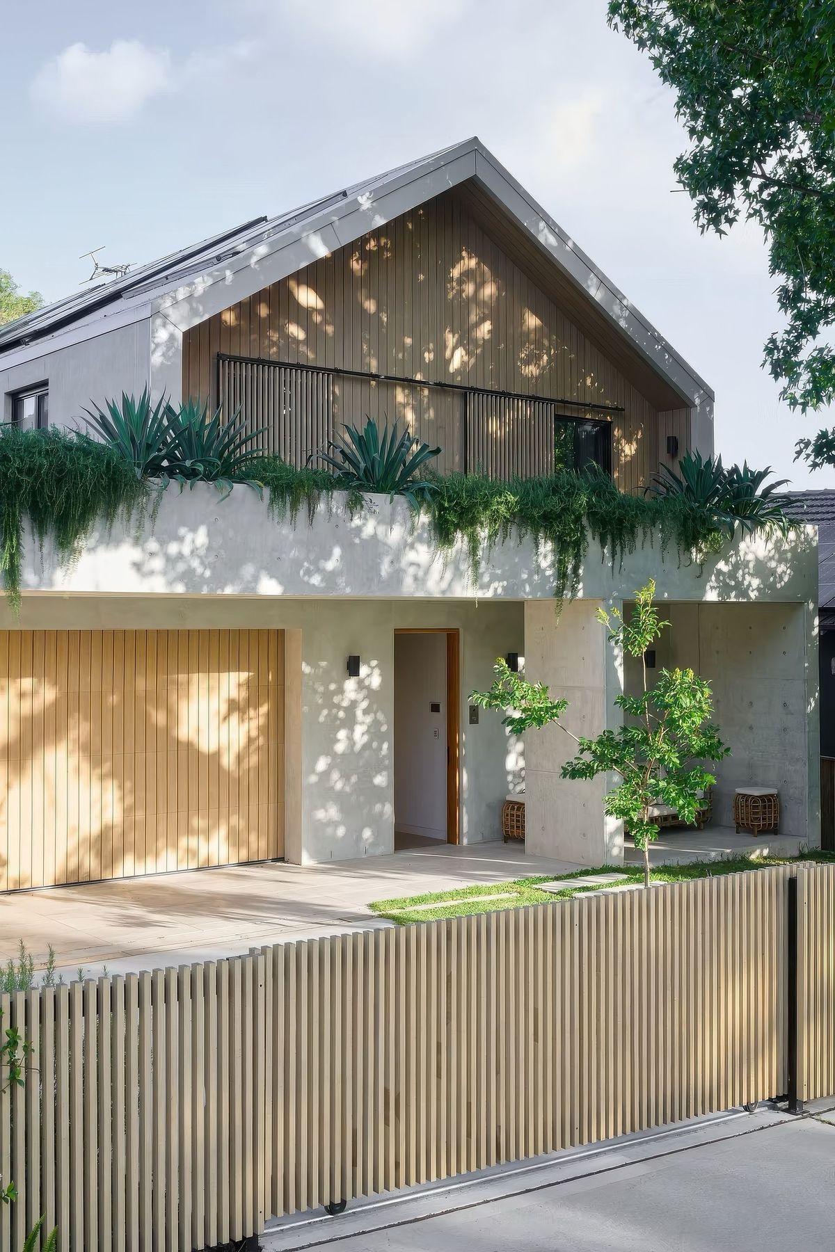 SSDstudioGableHouseFront-Gable-gigapixel-standard-v2-16x-v3.jpeg