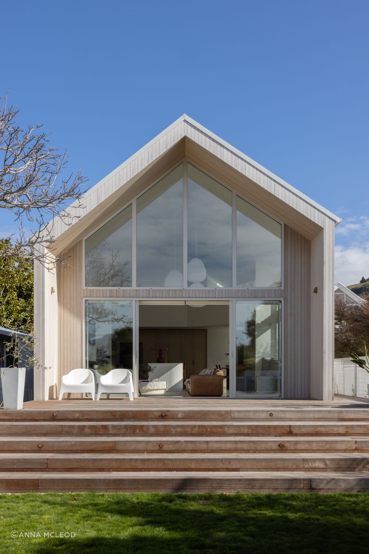 Simple gable form with 6m high living room ceilings