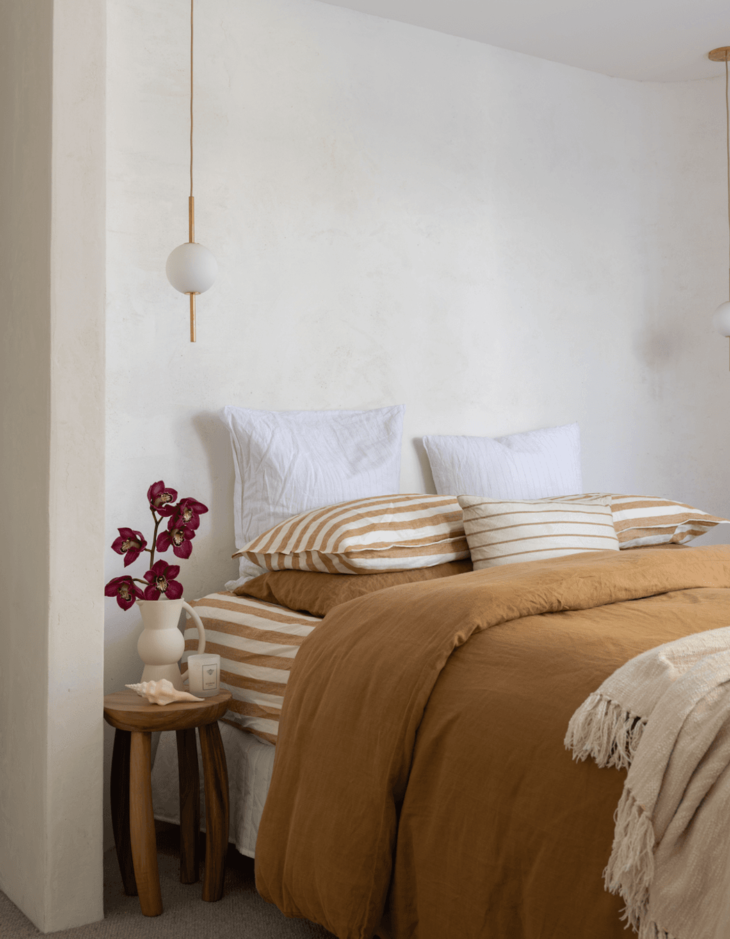 Curved lime plaster walls