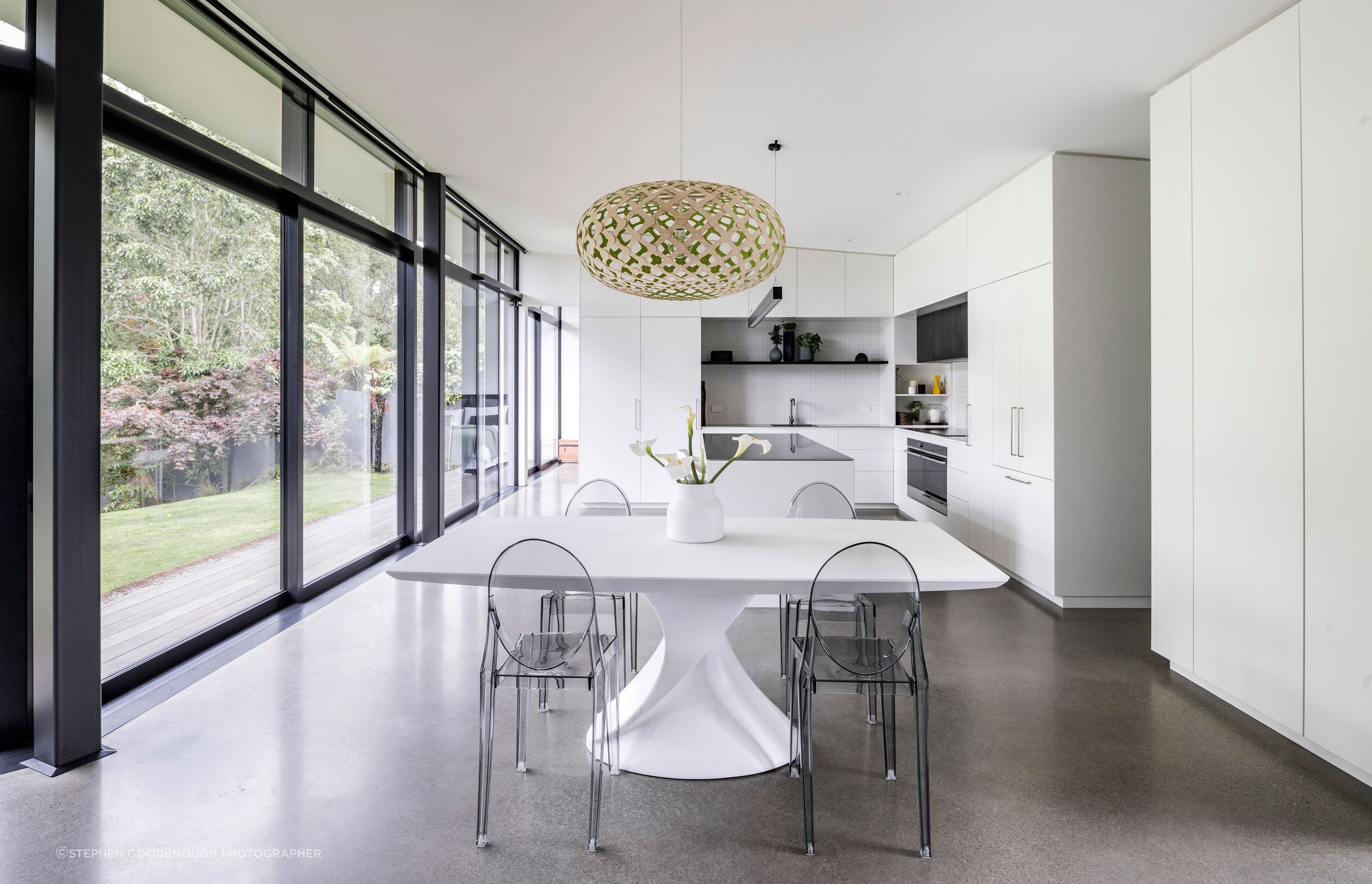 Stream-Side-House-Dining-to-Kitchen-Stephen-Goodenough.jpg