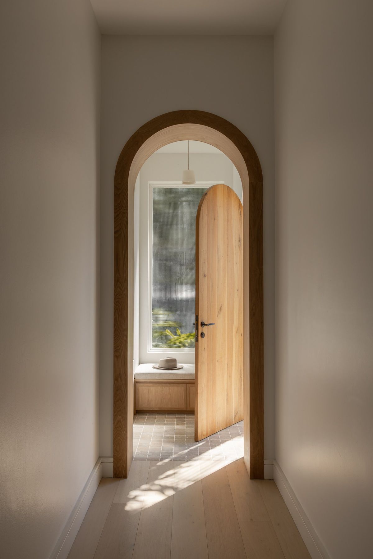 StudioEntiPendantDawnKateLawrenceDesignBishopsAveNatSpadaWR.jpg
