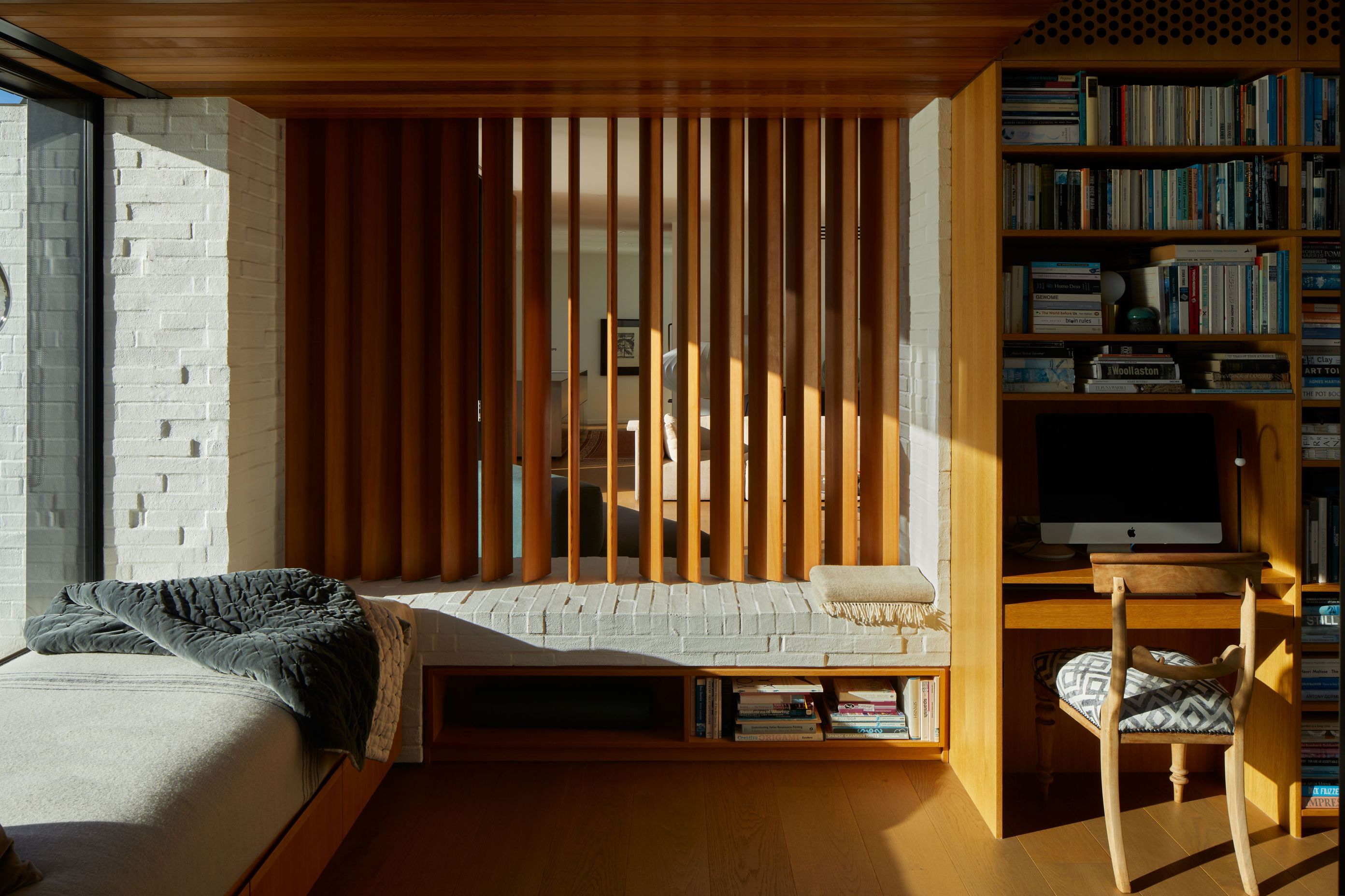 Sunrise-Lane-HouseLibrary-DaybedSarah-Rowlands10.jpg