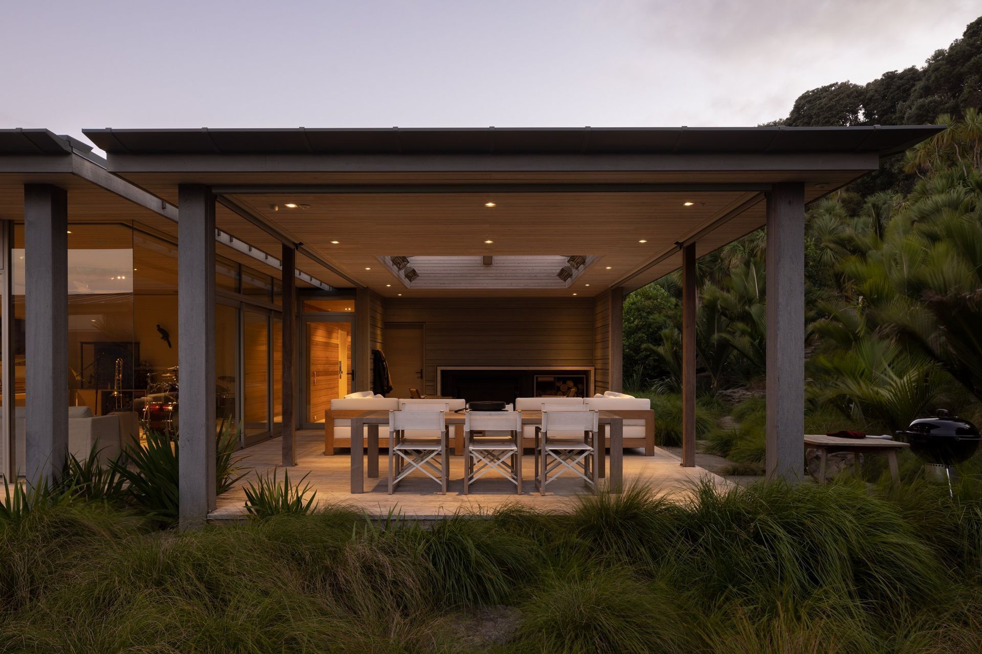 SwallowPointHouseEasternOutdoorLivingSimonDevitt09.jpg