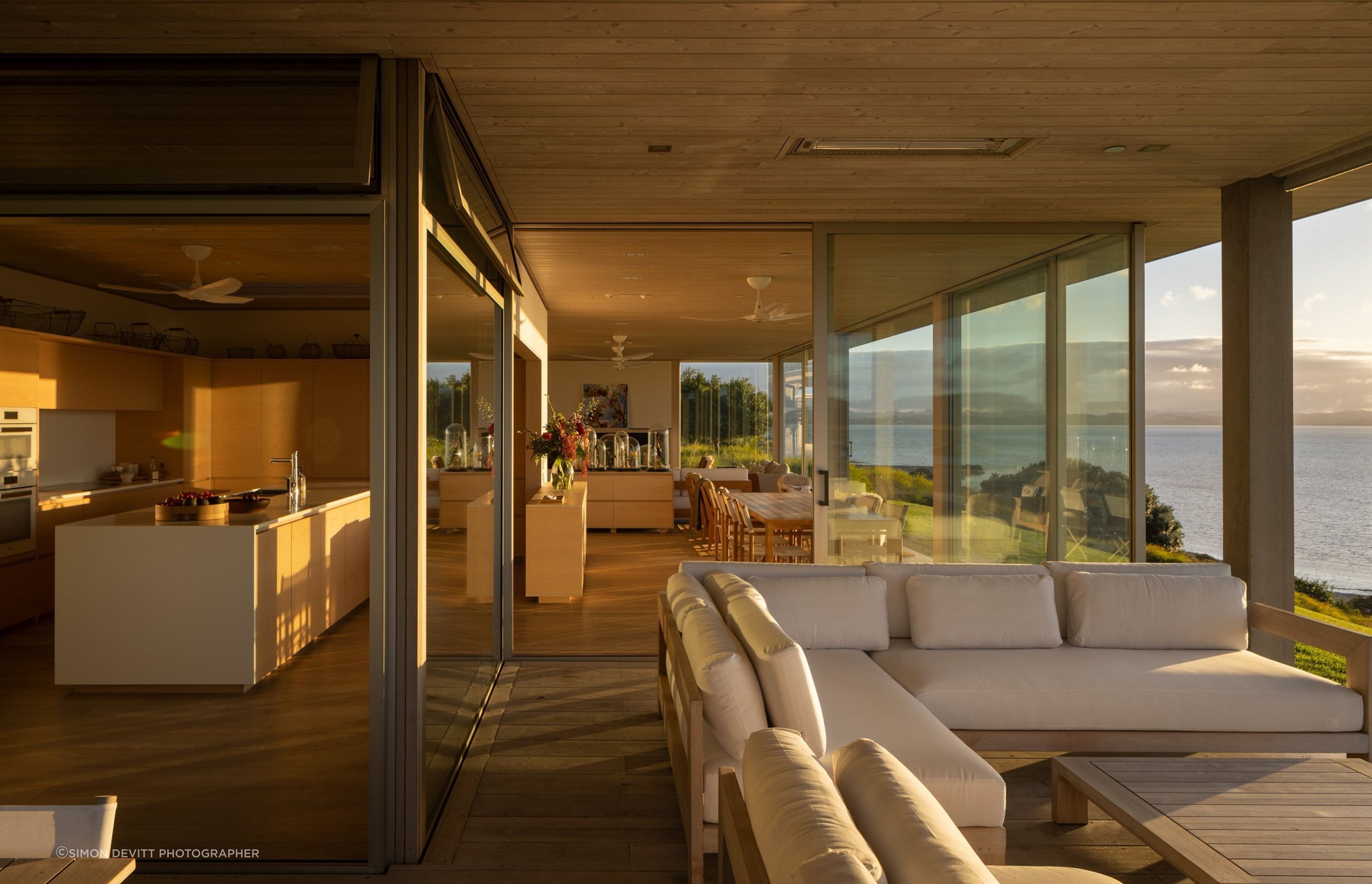 SwallowPointHouseOutdoorLivingSimonDevitt07-1.jpg