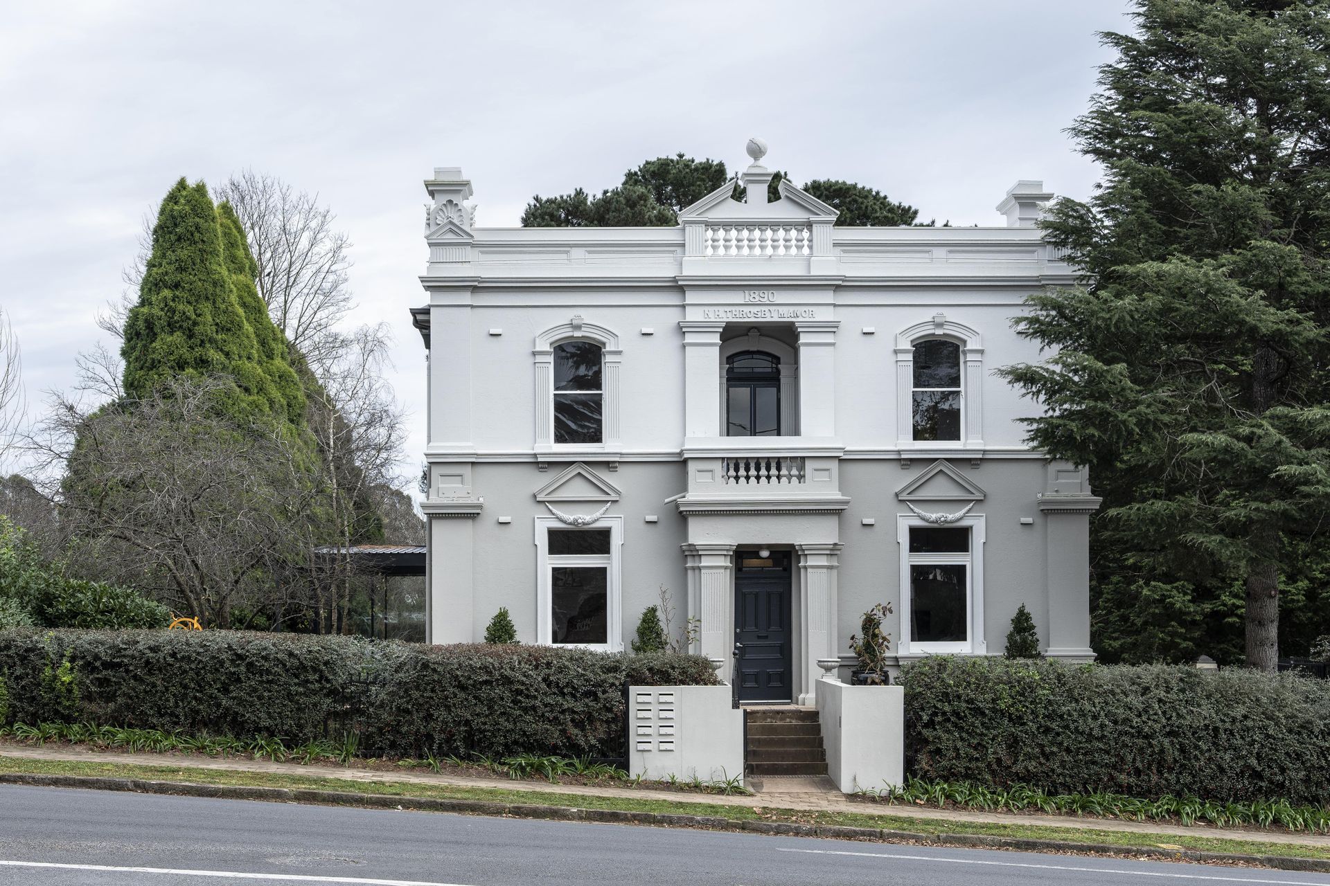 Moss Manor