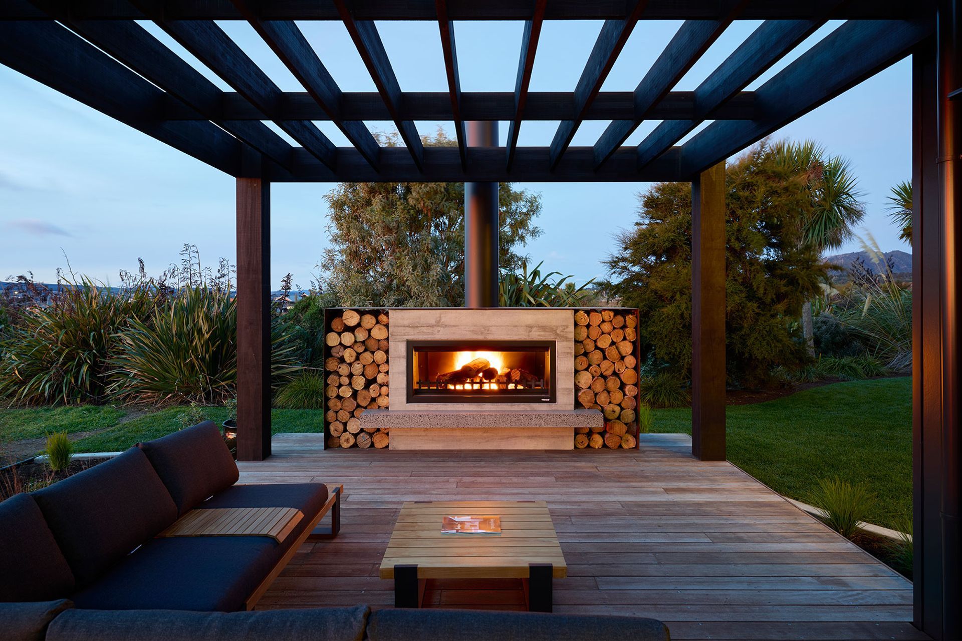 Tposhowhomeoutdoorfireplace.jpg