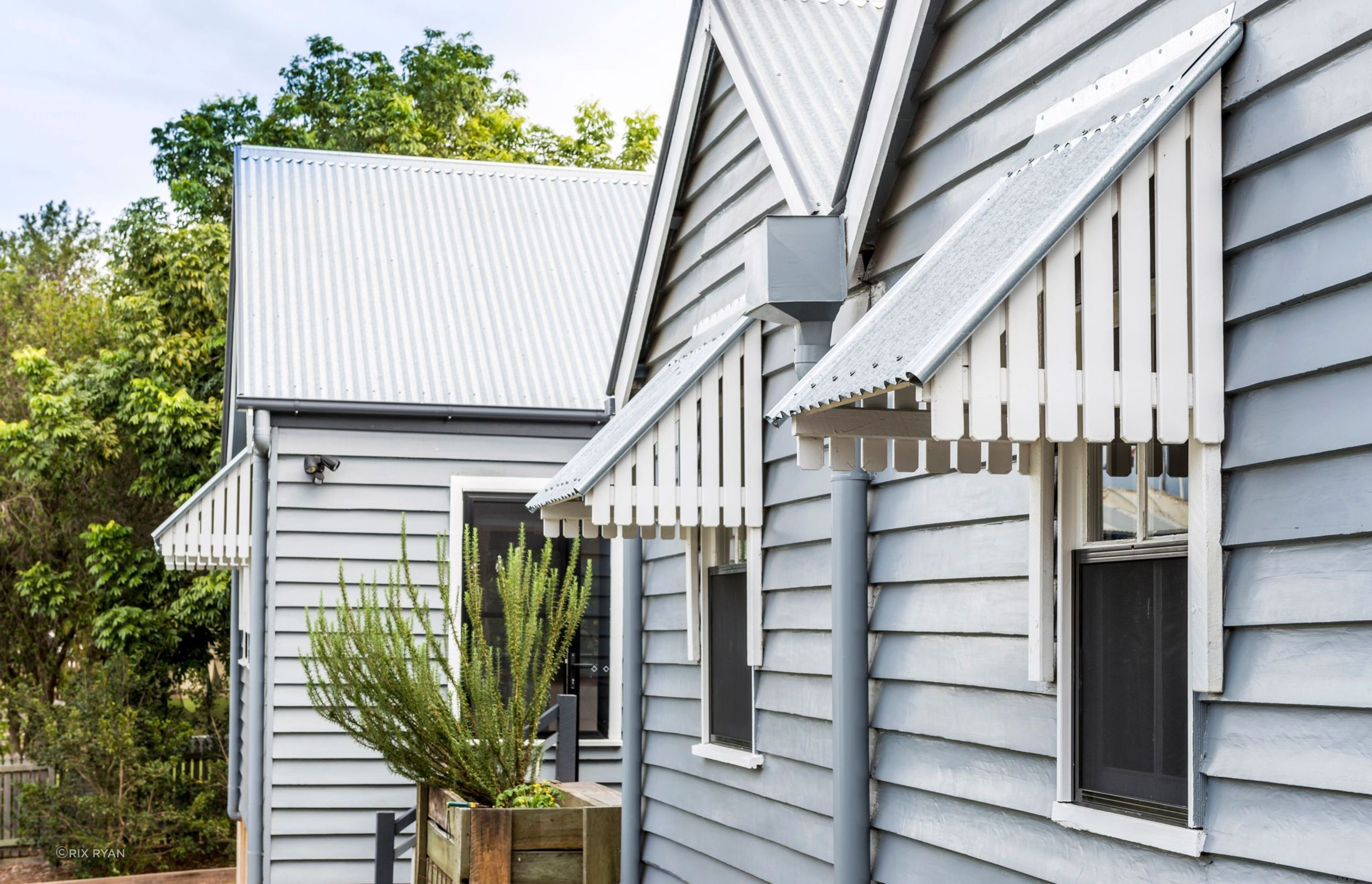 The locall council's planning department were so happy with the respect shown to this dwelling, that is is now used as an example for owner's wishing to renovate their prewar homes.