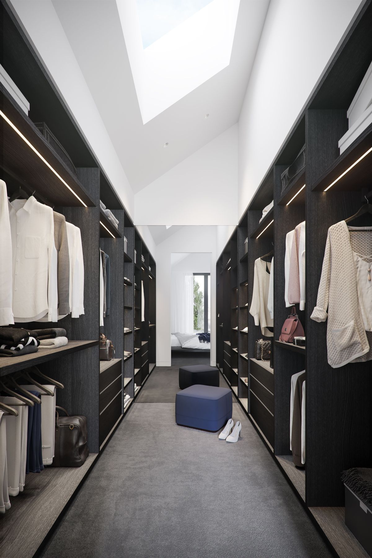 V07-TH4Robe.jpg