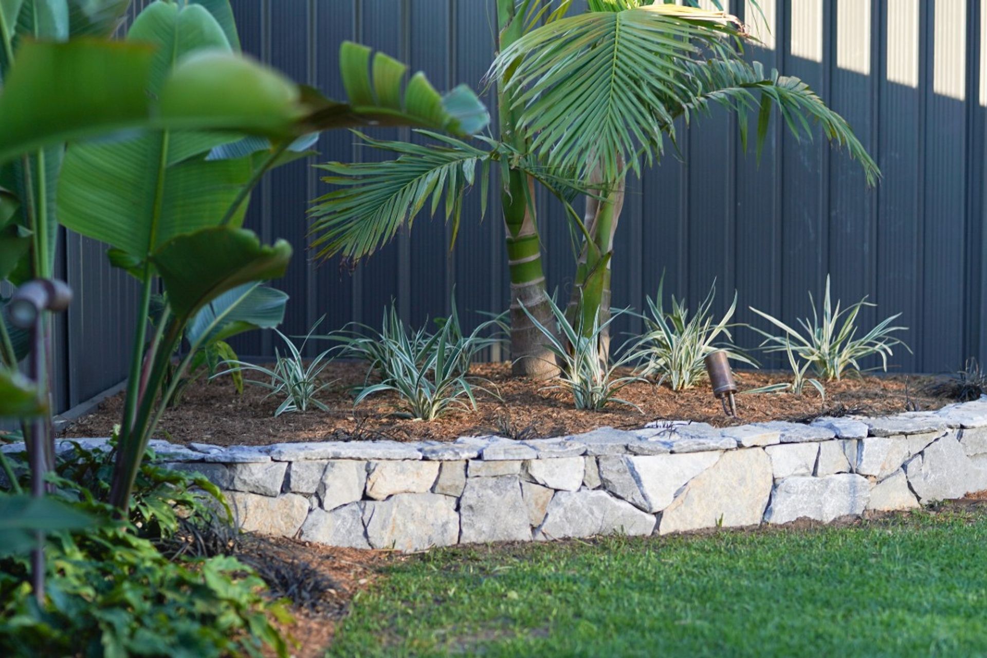 Silhouette Granite Flamed | Outside Indulgence