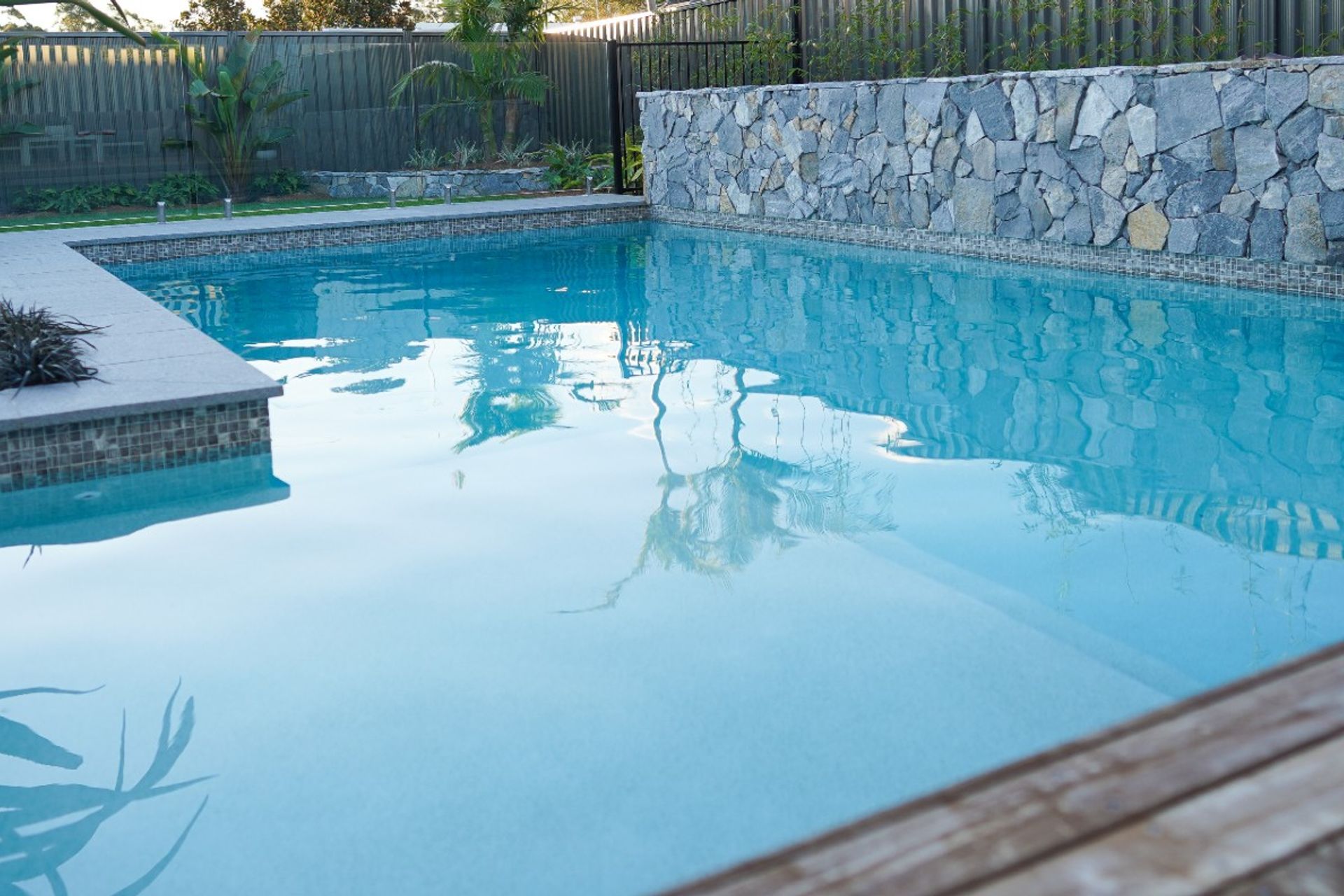 Silhouette Granite Flamed | Outside Indulgence