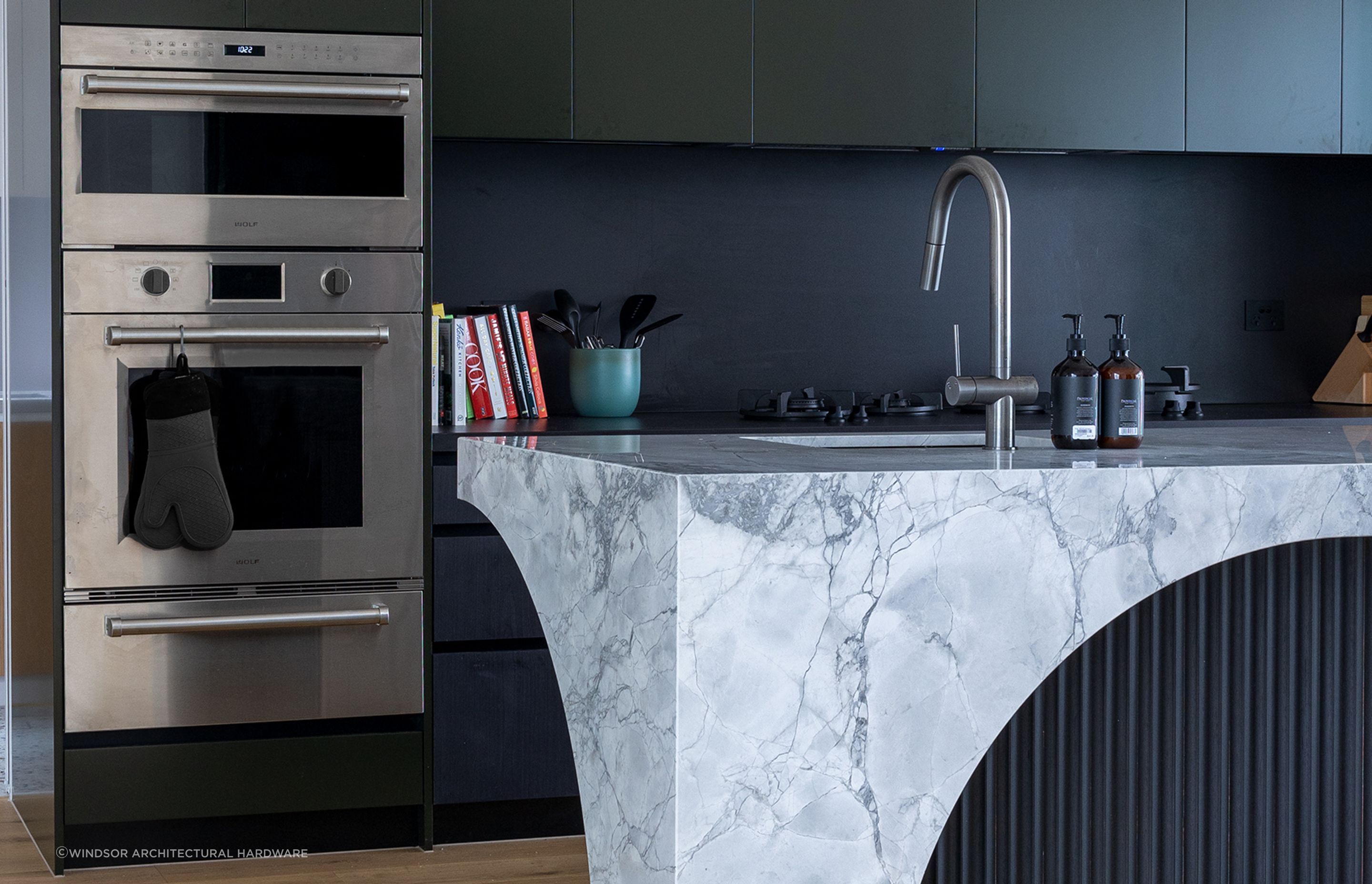 WAHNIDONZMadeVergeGNMilfordRBGreyStKitchenCurveMelbourne1920x1080px.jpg