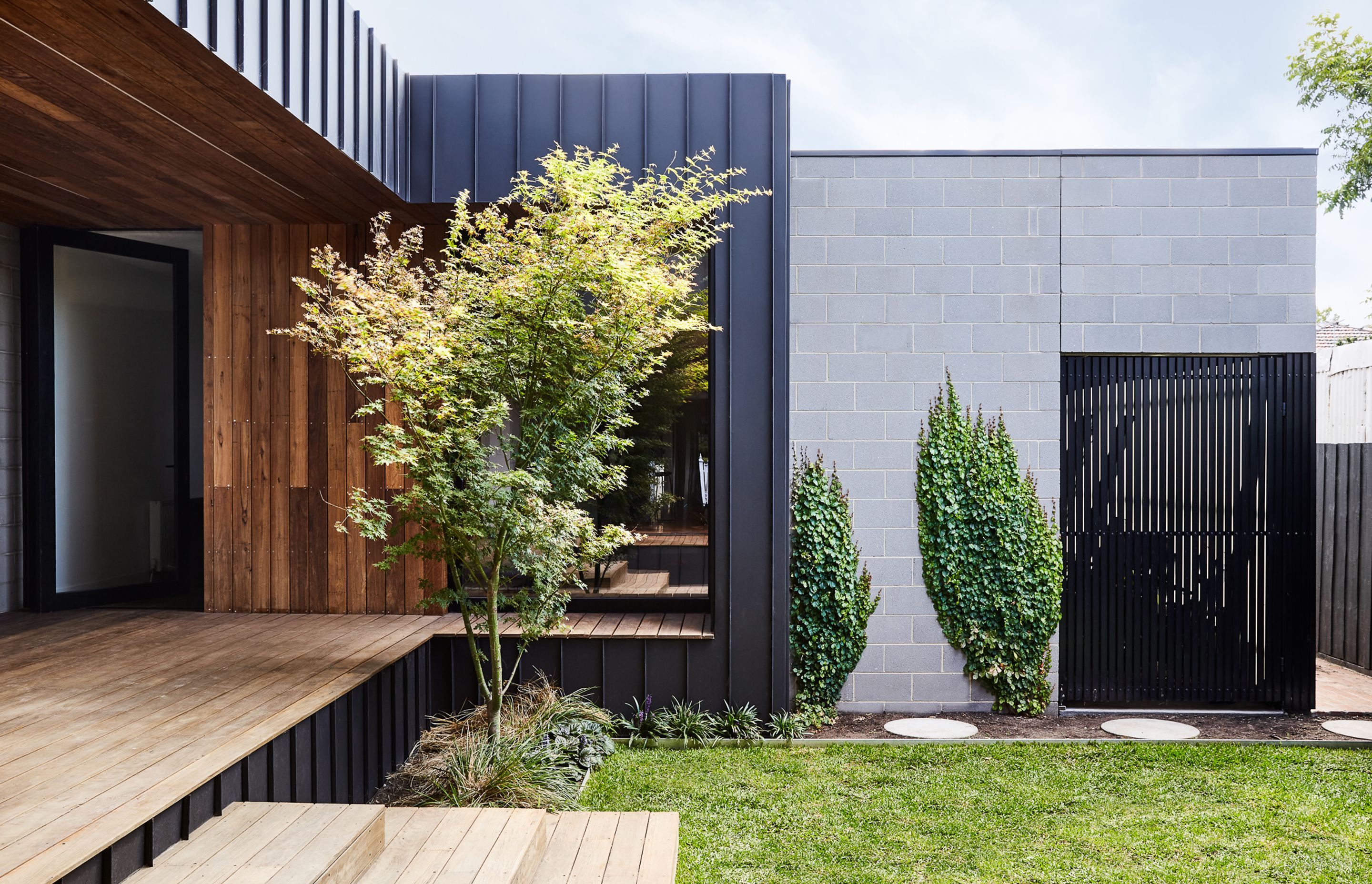 Coburg Freeboard House