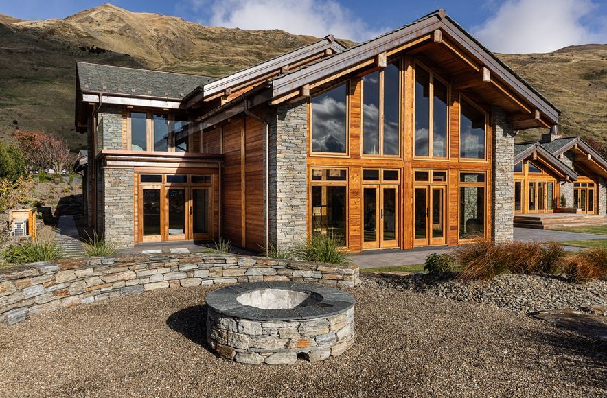 Wānaka alpine lodge with wellness retreat