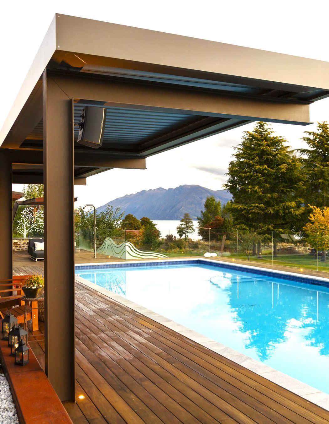 Cantilevered Louvres