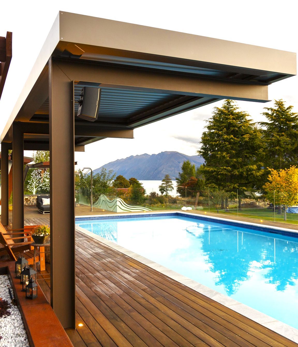 Cantilevered Louvres