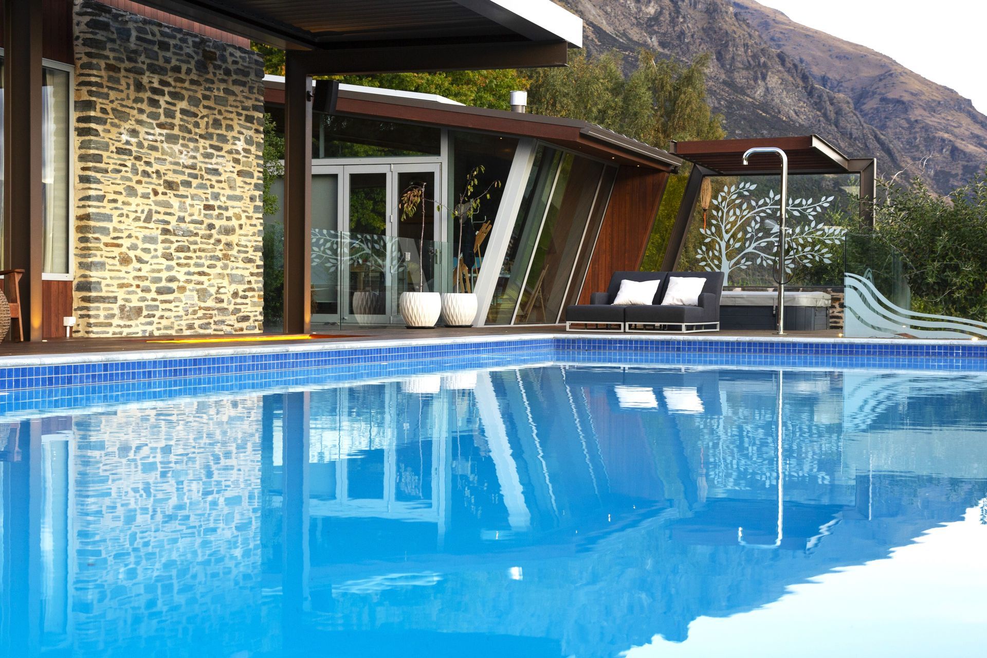 Spa, Shower & Art Studio