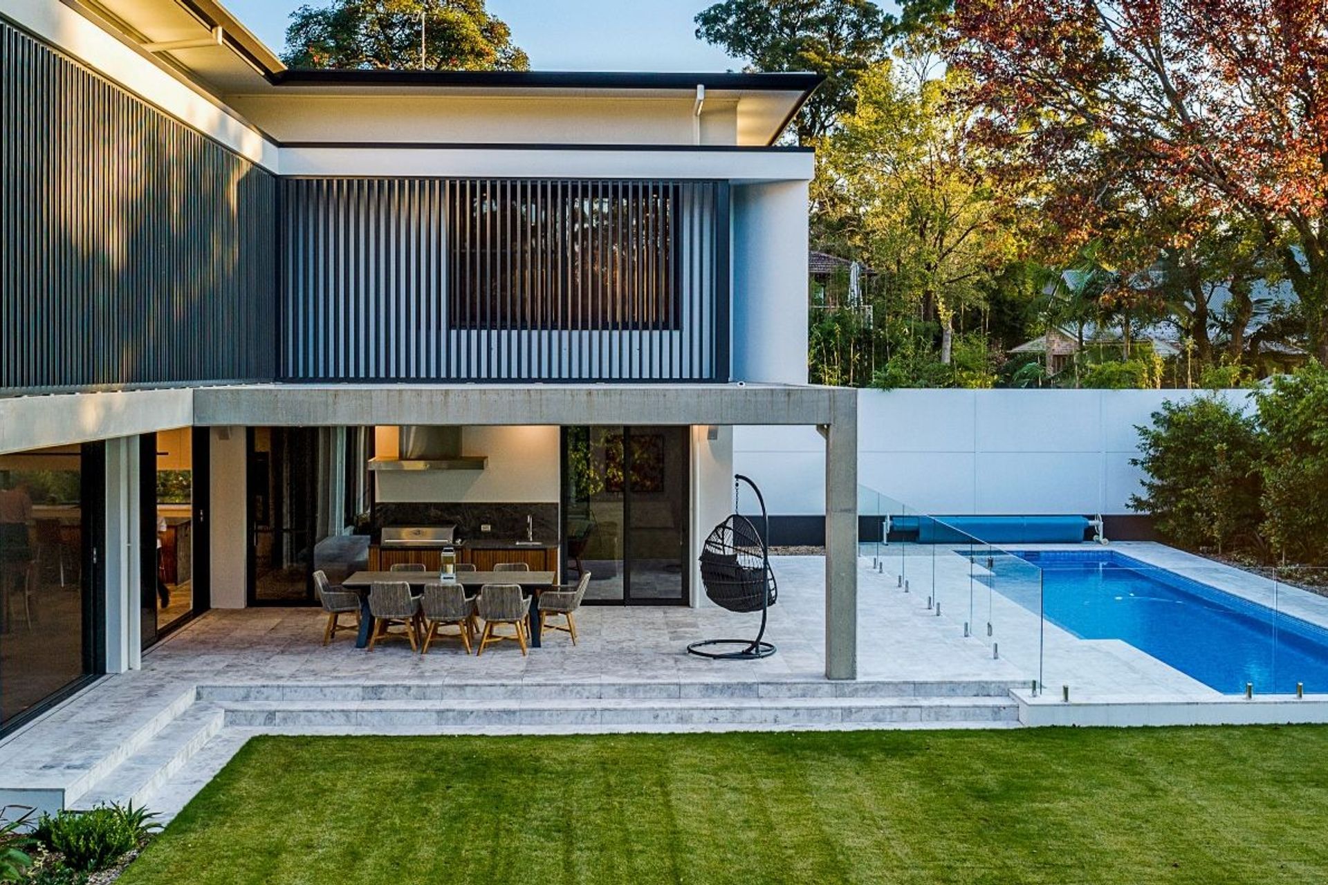 Manhattan Limestone | Chateau Architects + Builders