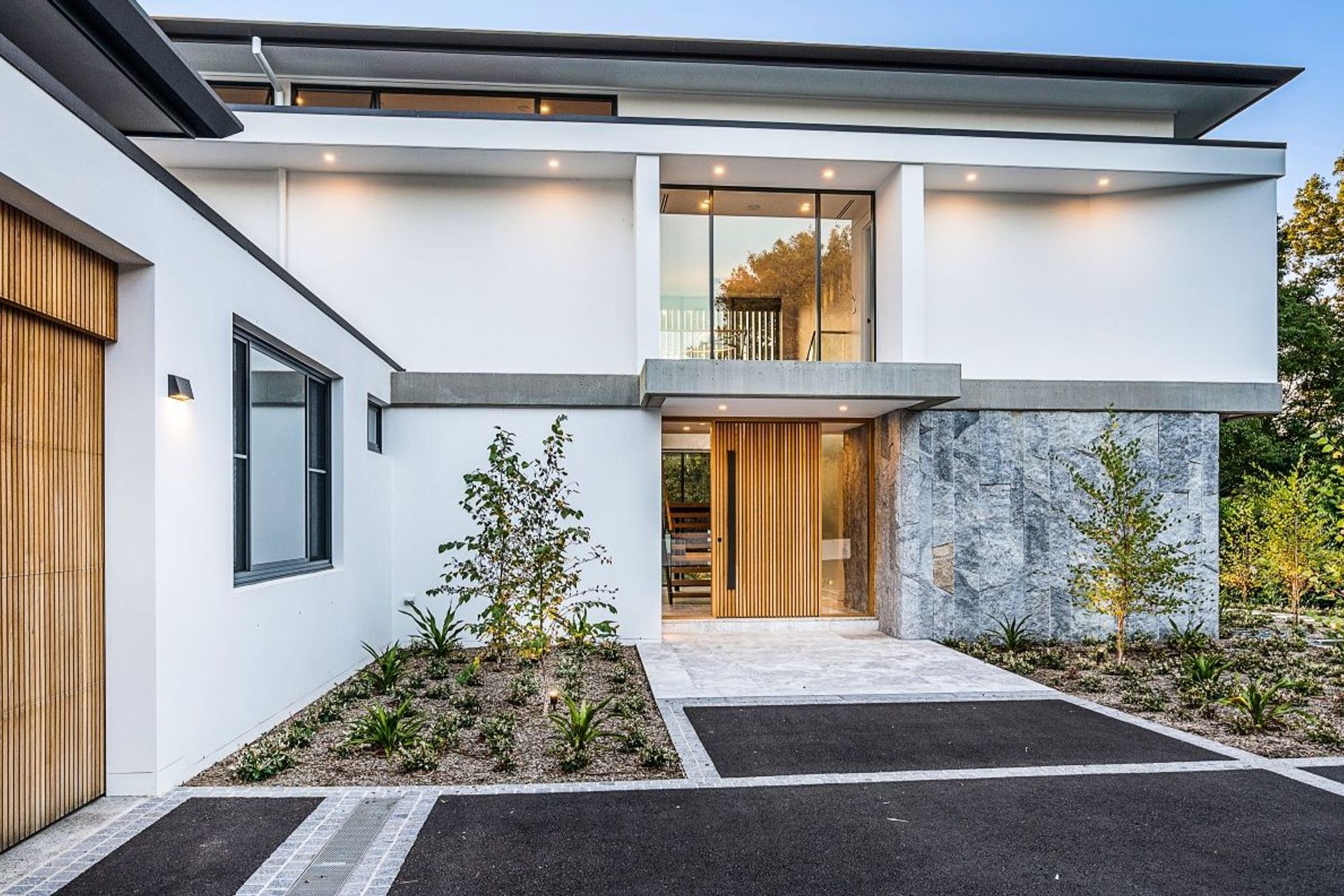 Manhattan Limestone | Chateau Architects + Builders