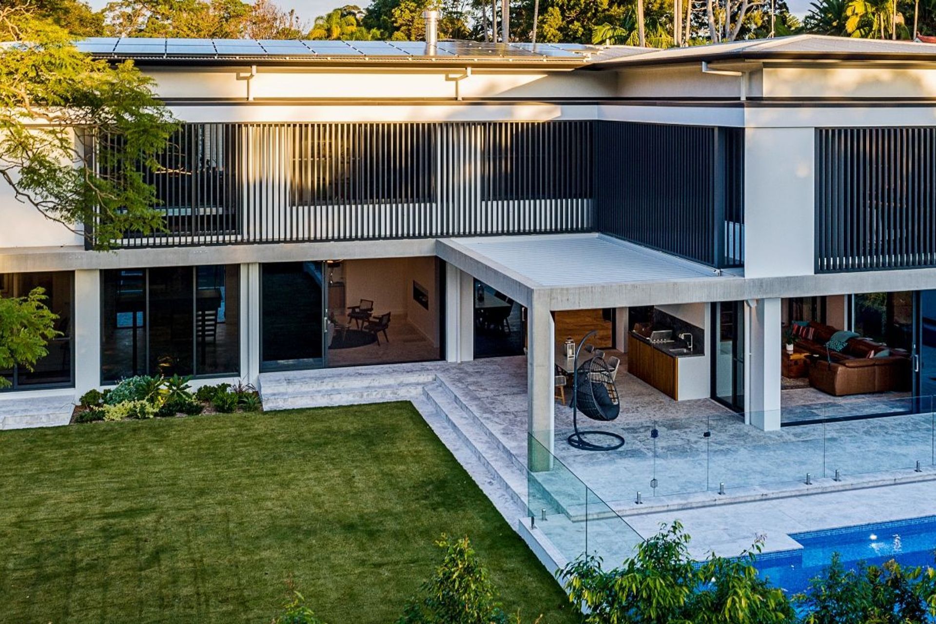 Manhattan Limestone | Chateau Architects + Builders