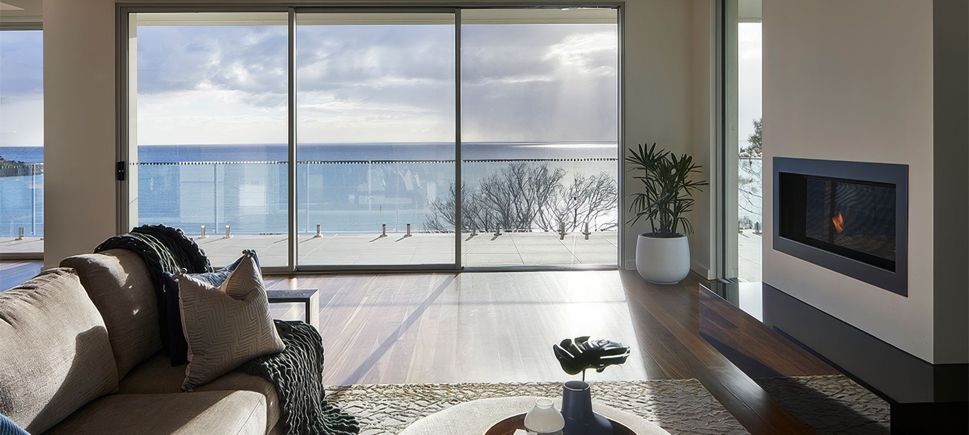 Contemporary Clifftop banner