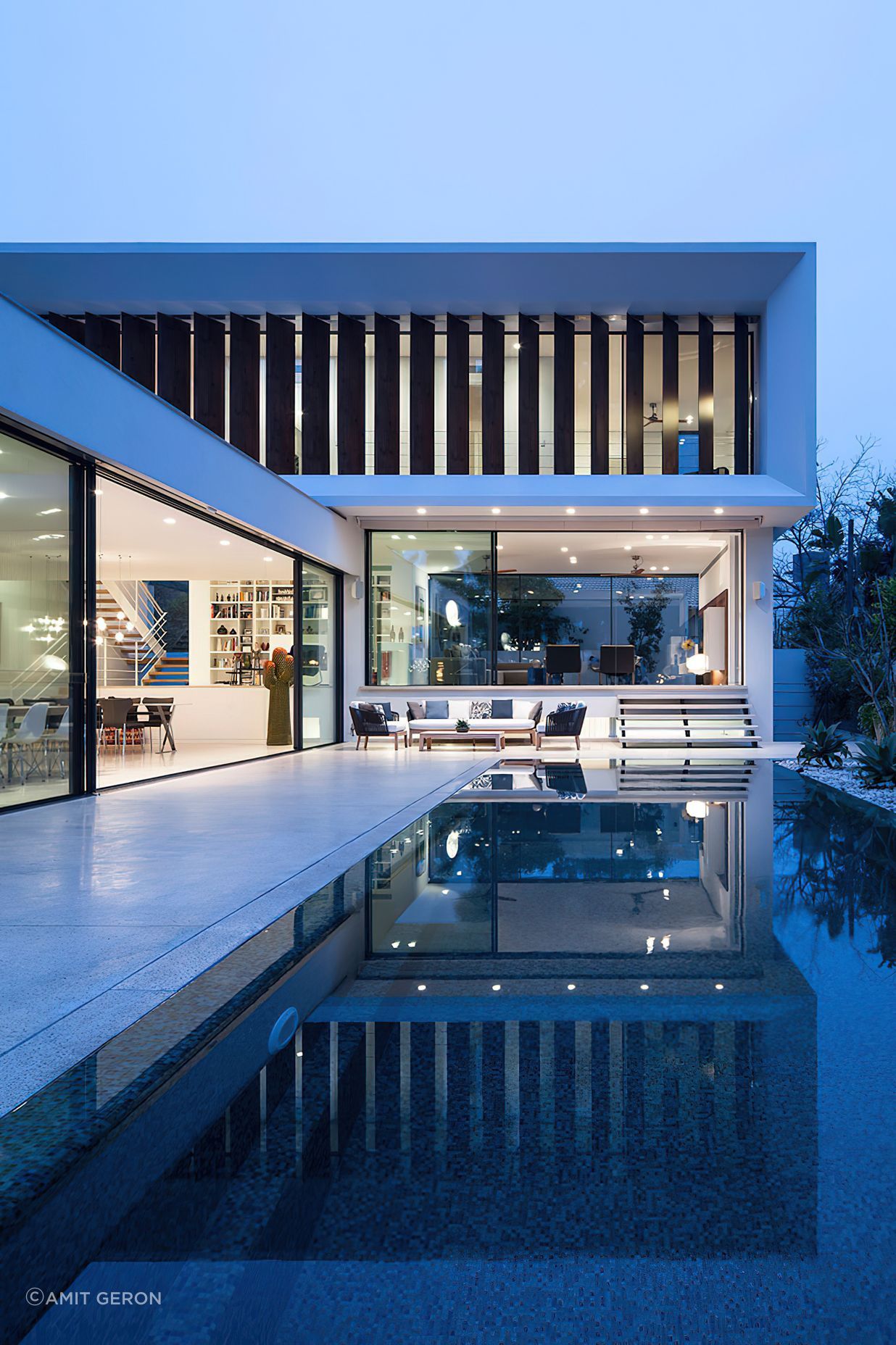 contemporary-architecture24091603-1.jpg