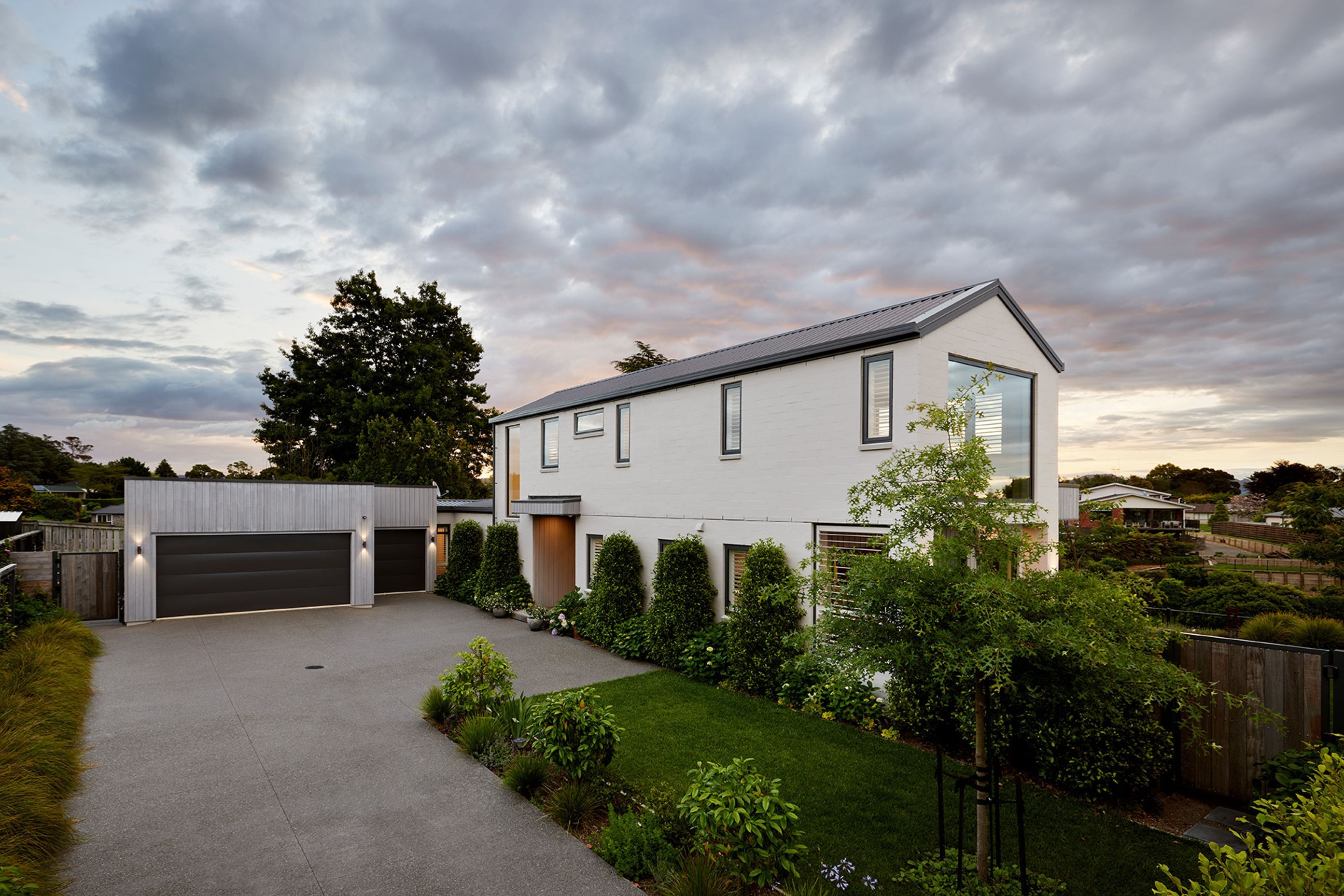 design-builders-paton-home-driveway.jpeg
