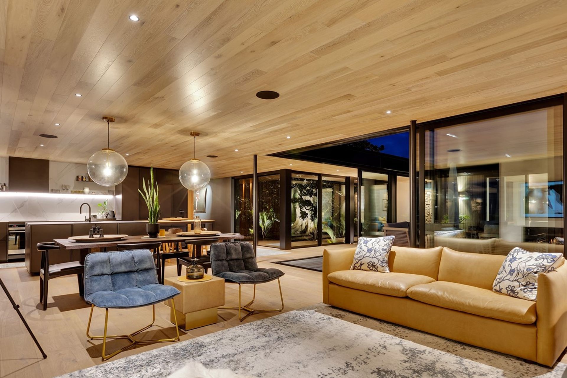 House Of The Year, Special Branch