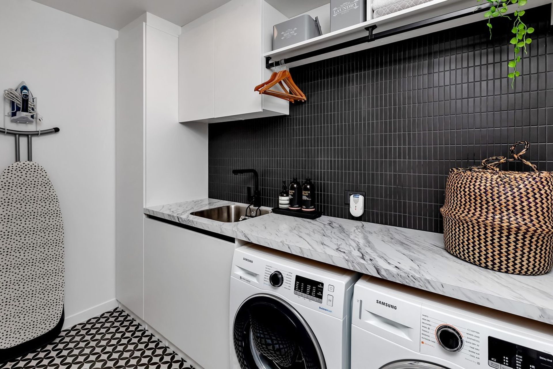 House Of The Year, Special Branch