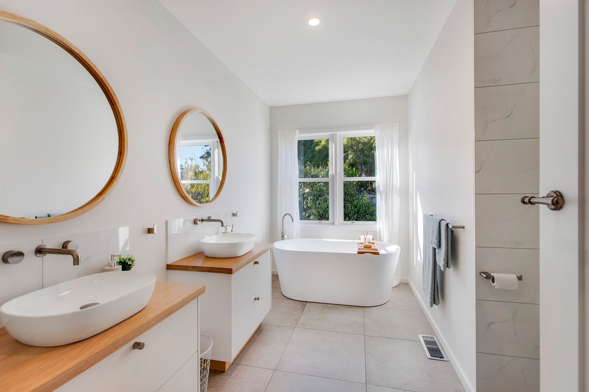 ##^^Balocombe St. Mornington