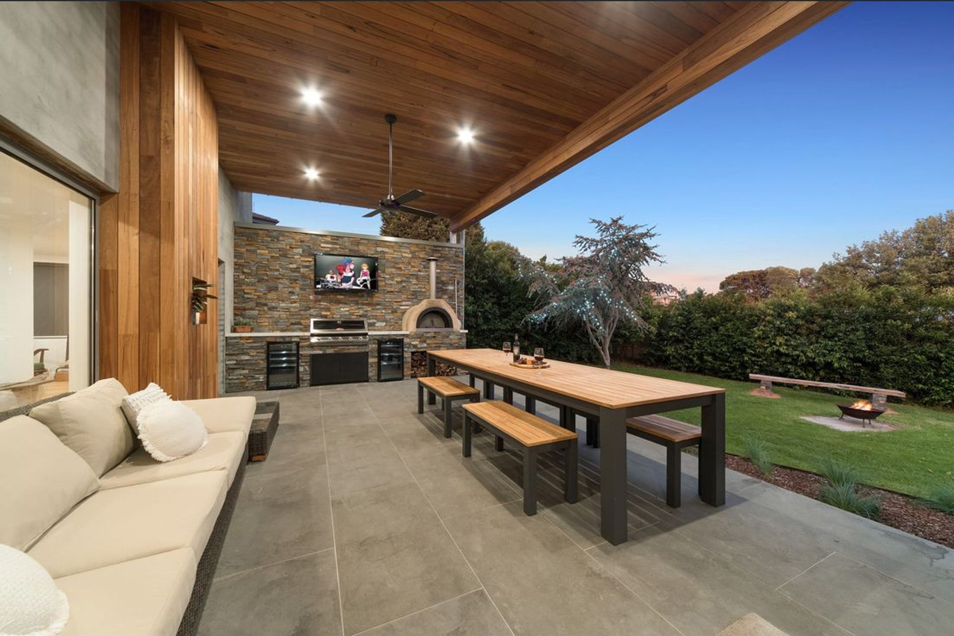 ##^^Omuna Court, Safety Beach