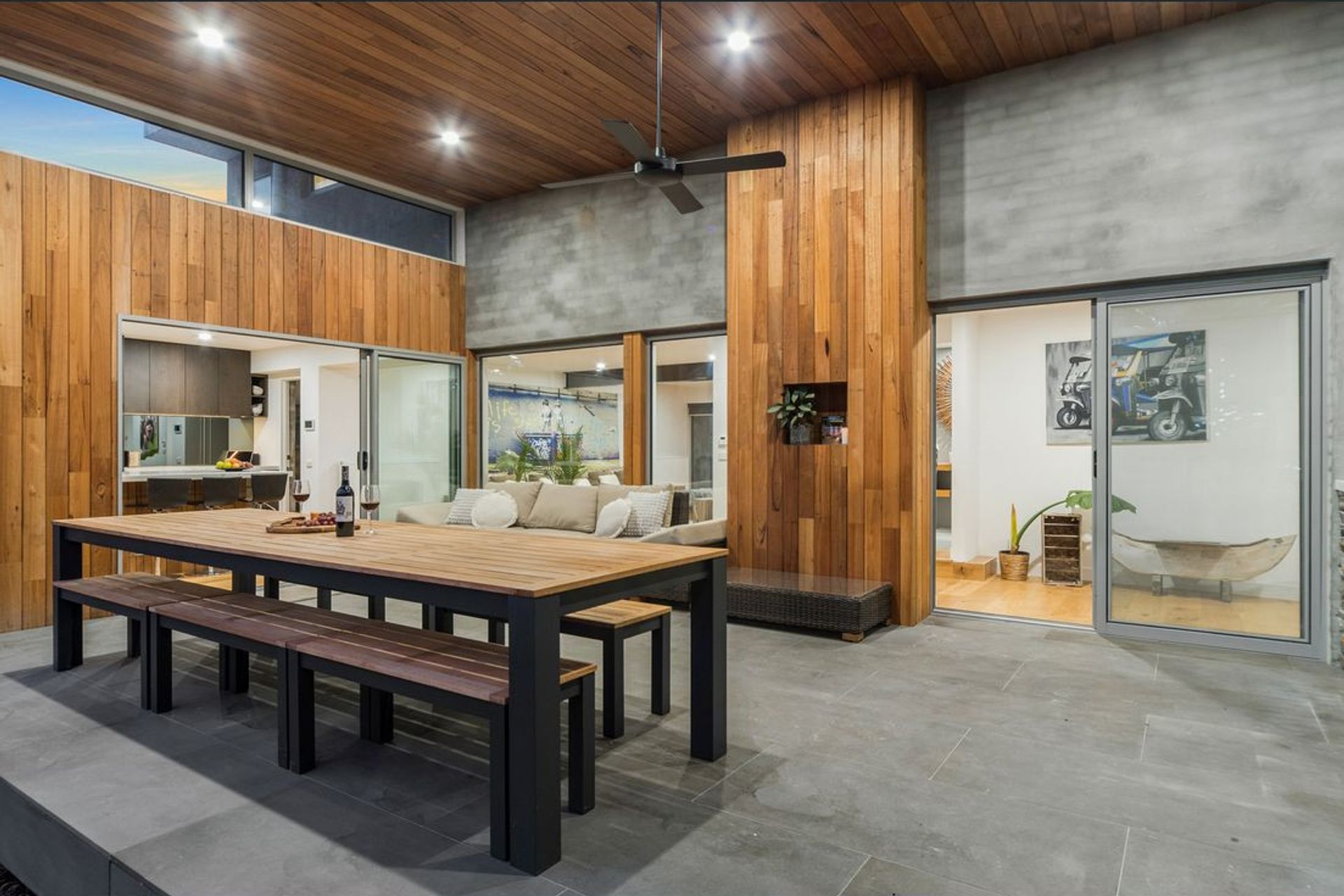 ##^^Omuna Court, Safety Beach