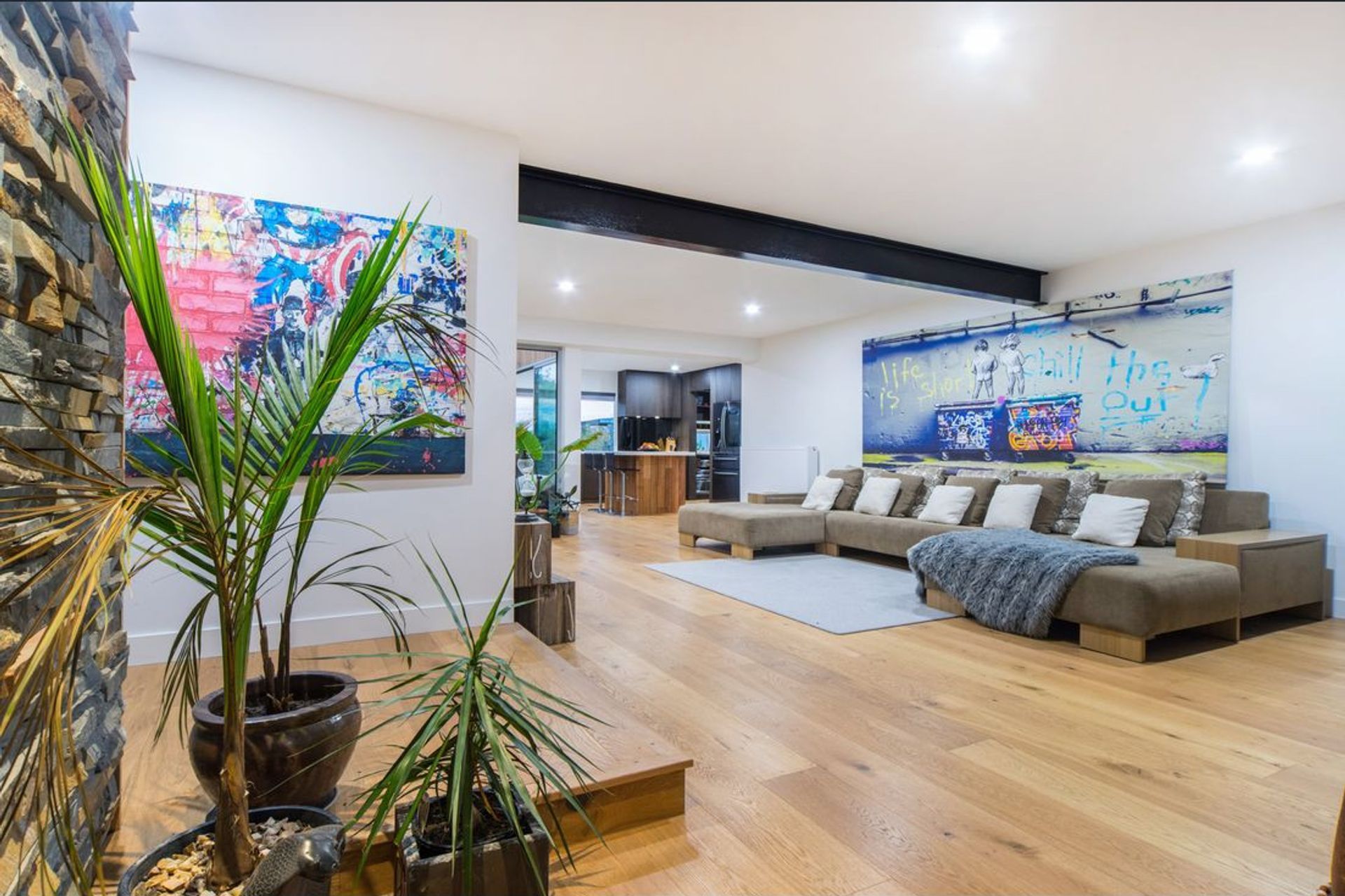 ##^^Omuna Court, Safety Beach