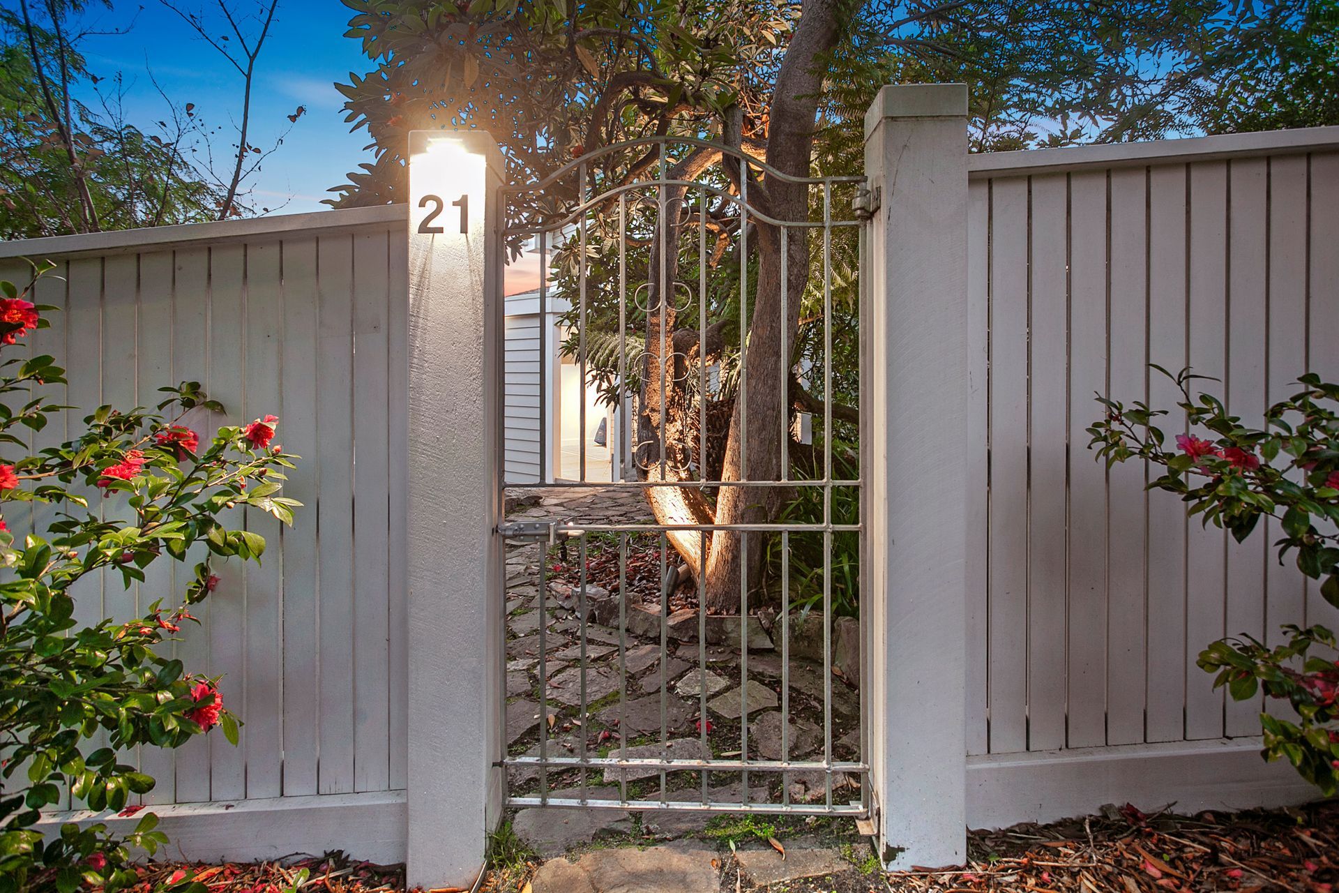 ##^^Balocombe St. Mornington