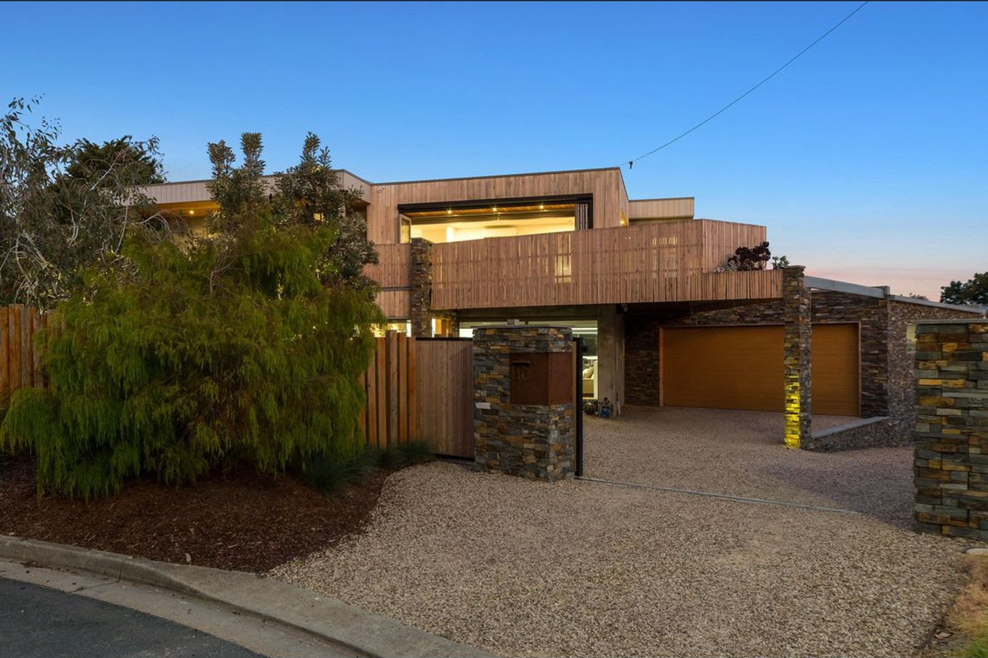 ##^^Omuna Court, Safety Beach