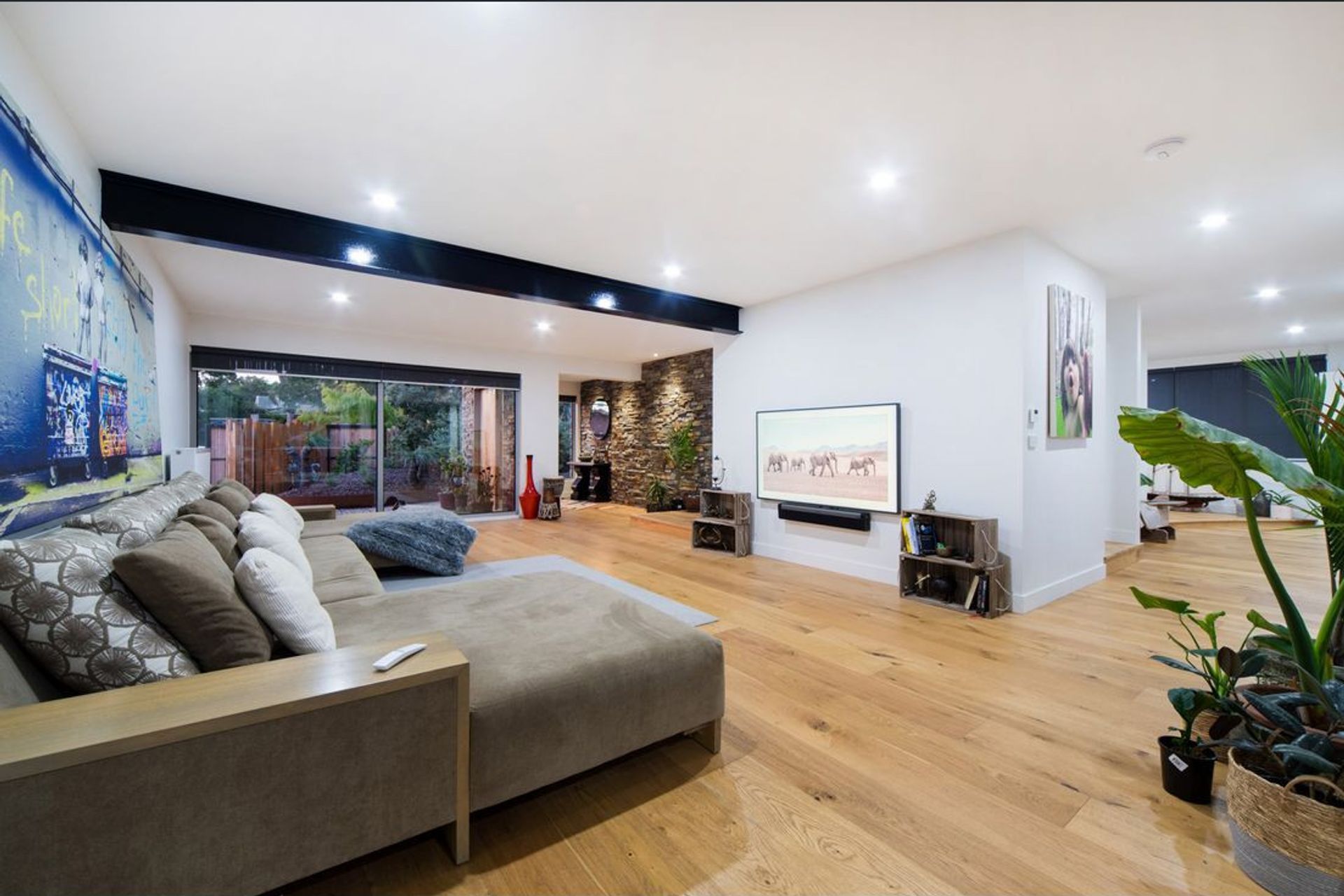 ##^^Omuna Court, Safety Beach