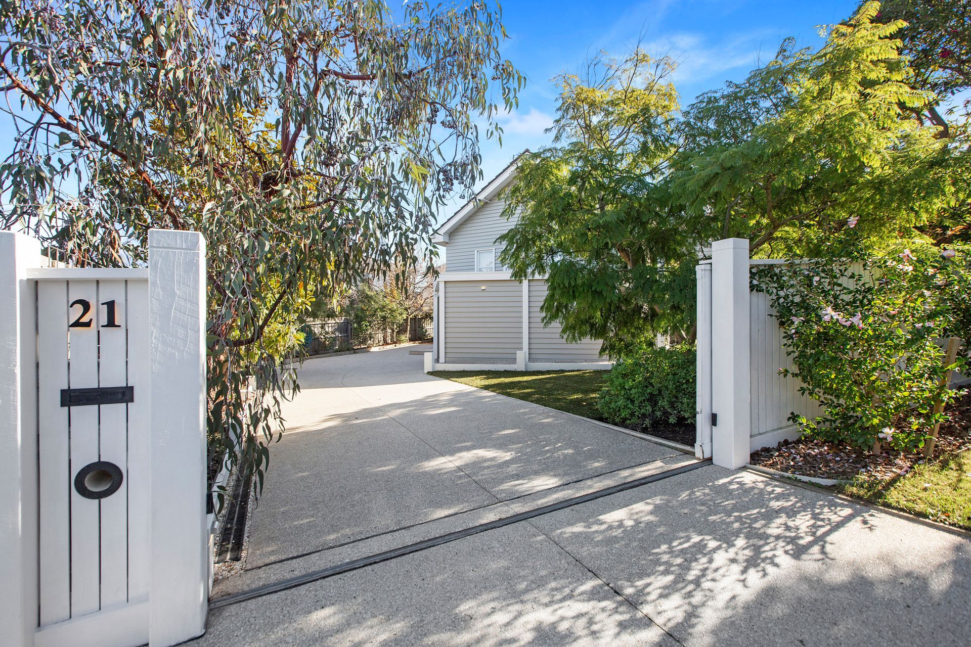 ##^^Balocombe St. Mornington