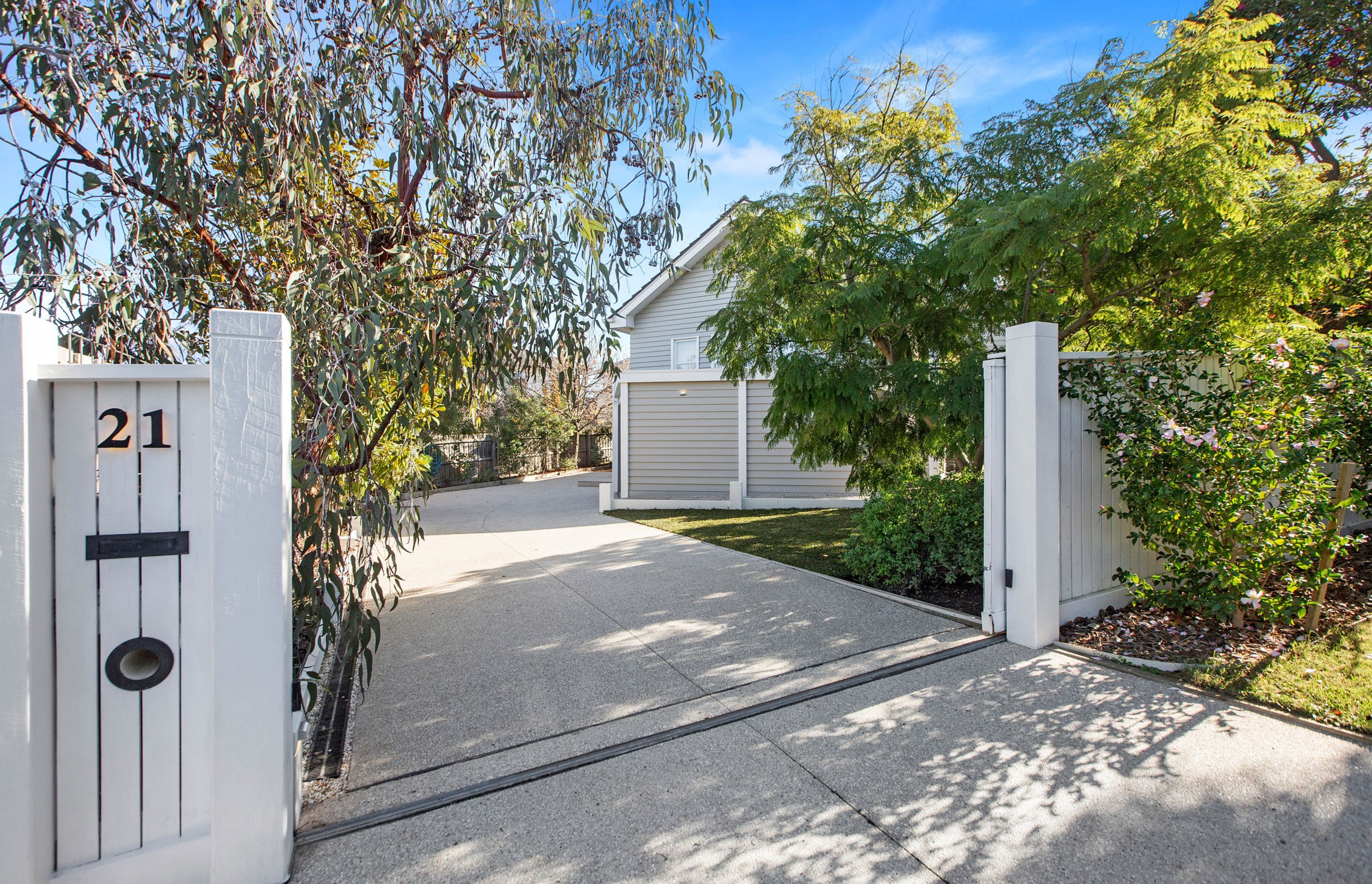 ##^^Balocombe St. Mornington