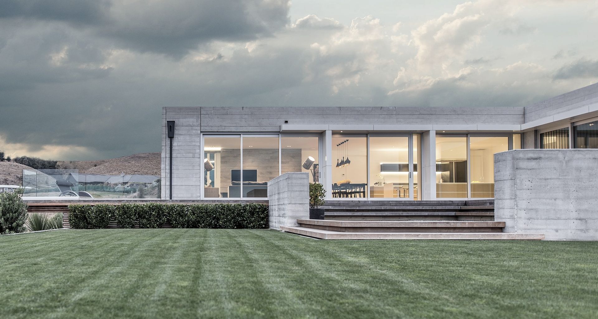 Weir Residence: concrete in contrast banner