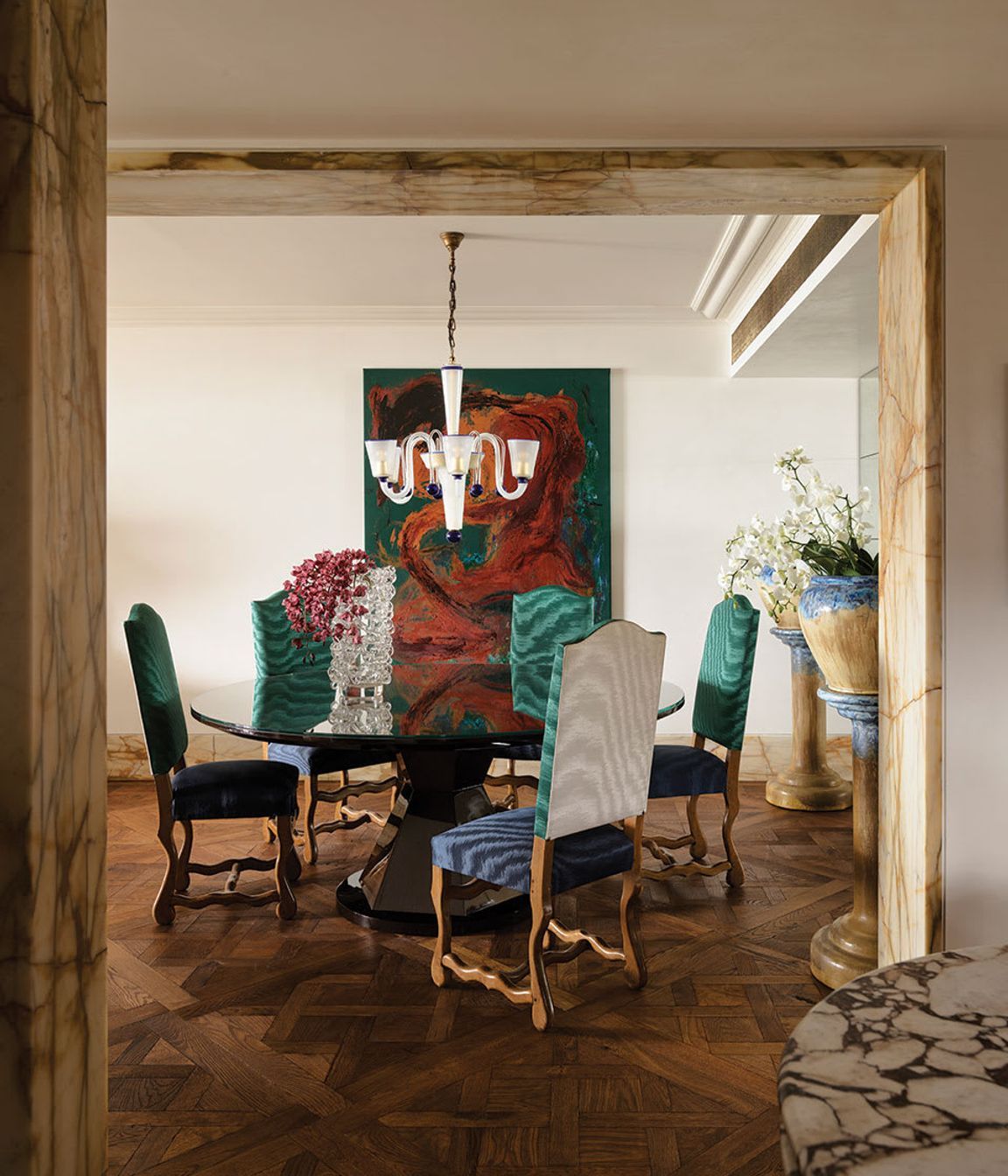 projectauhw1391versaillesantiquepottspointapartment3portrait.jpg