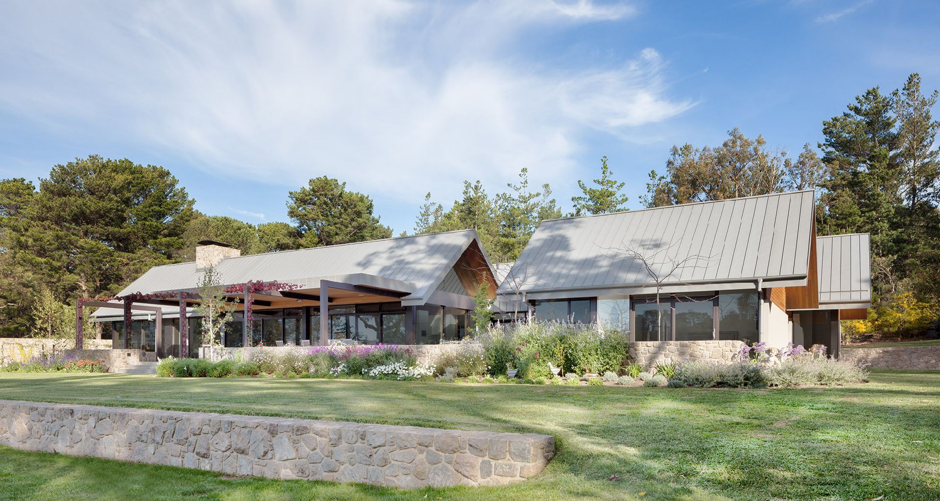 Red Hill Residence banner