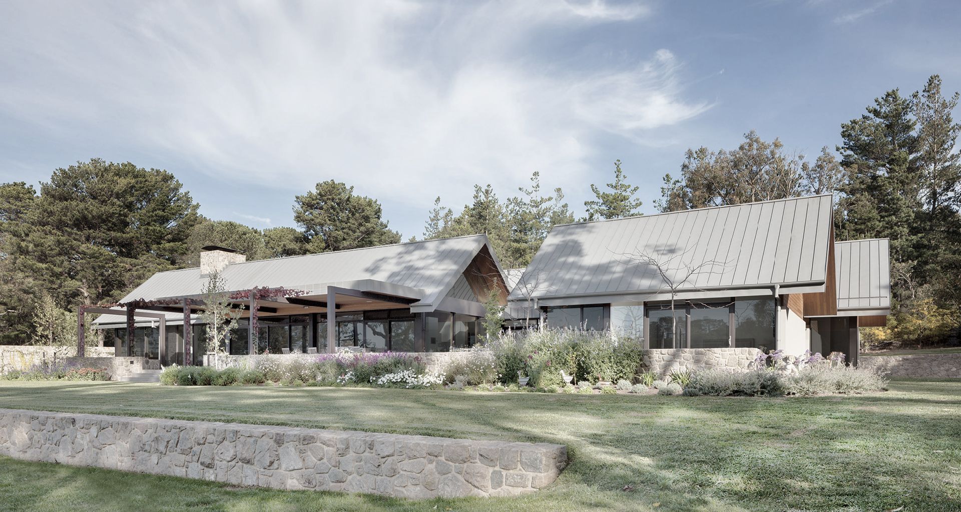 Red Hill Residence banner