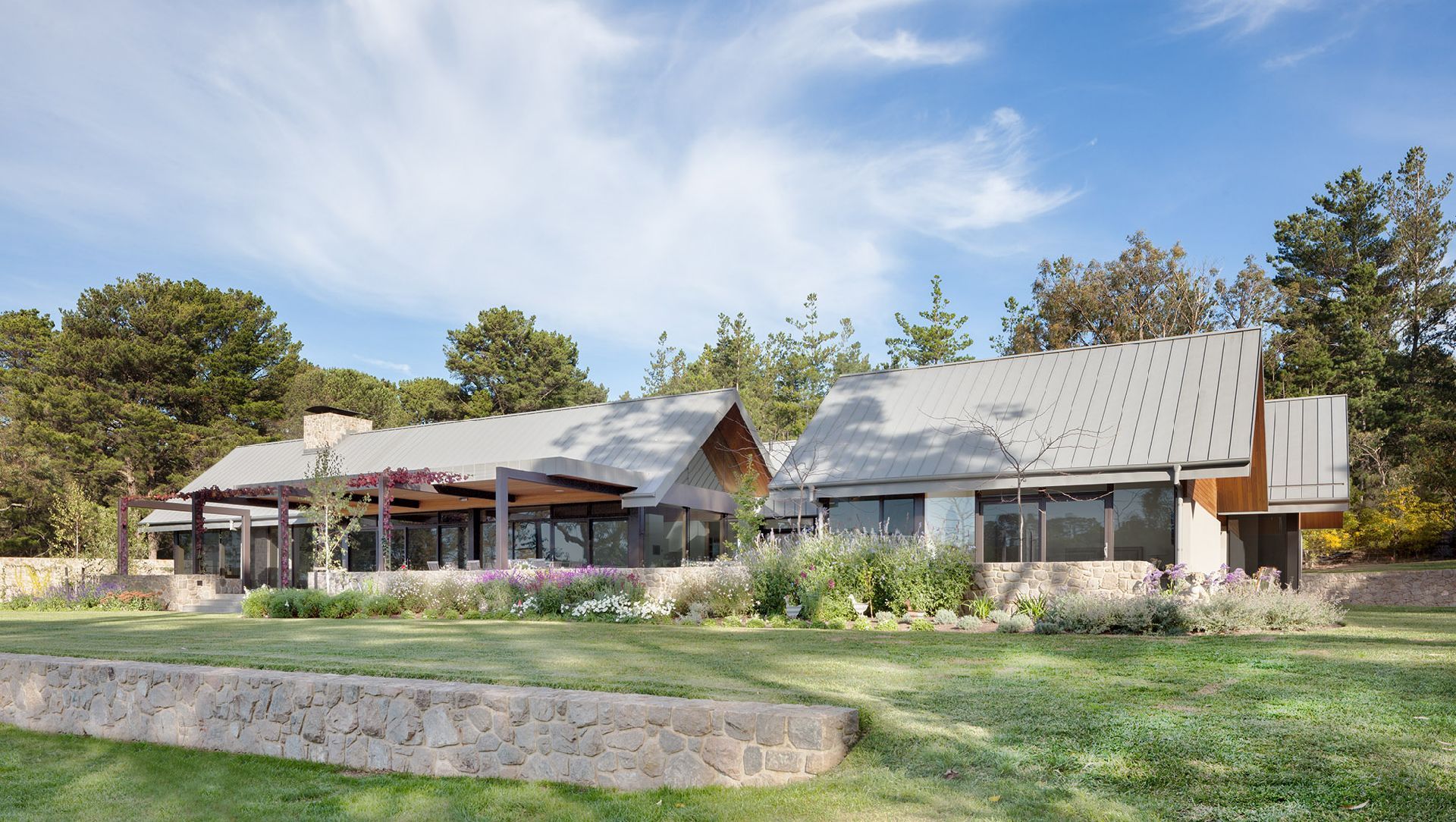 Red Hill Residence banner