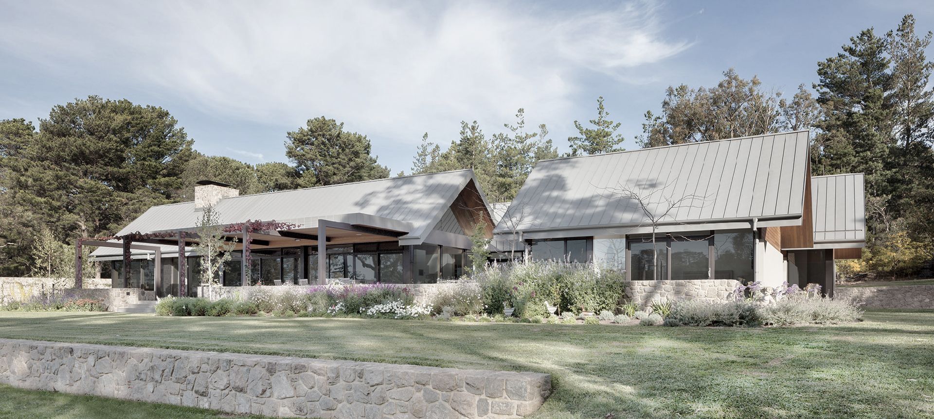 Red Hill Residence banner