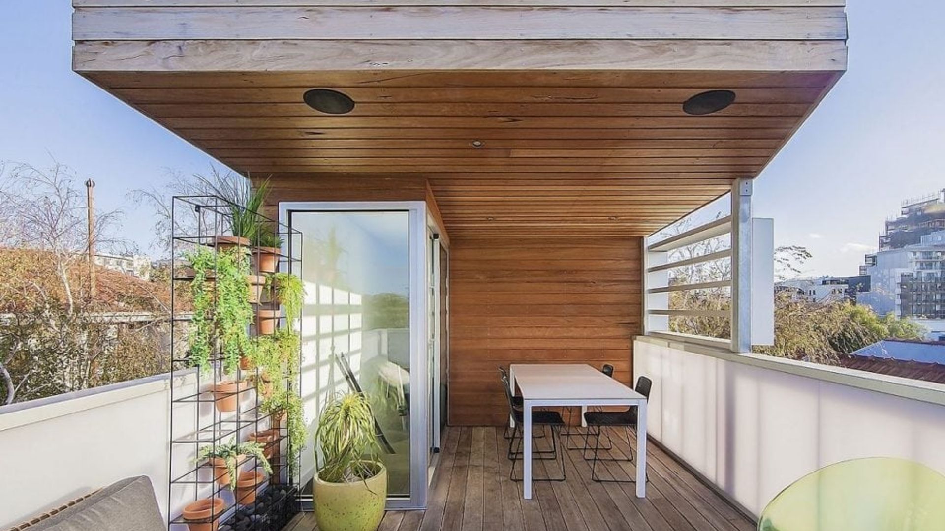 Skin Box House banner