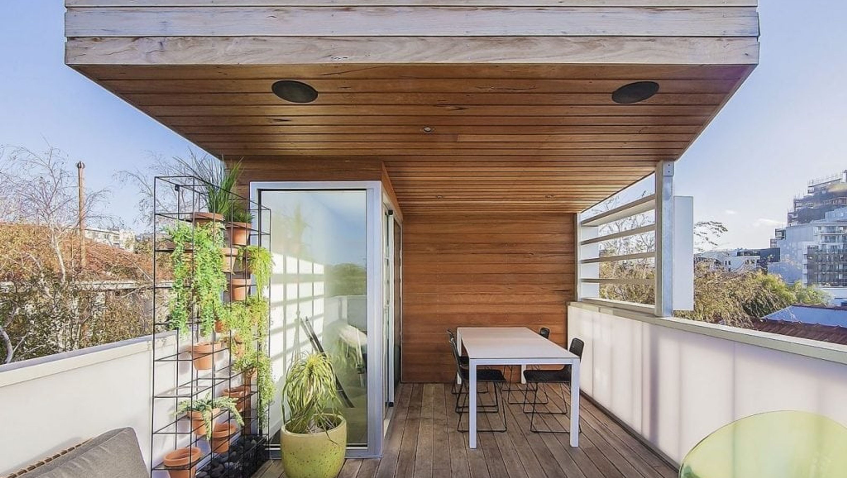 Skin Box House