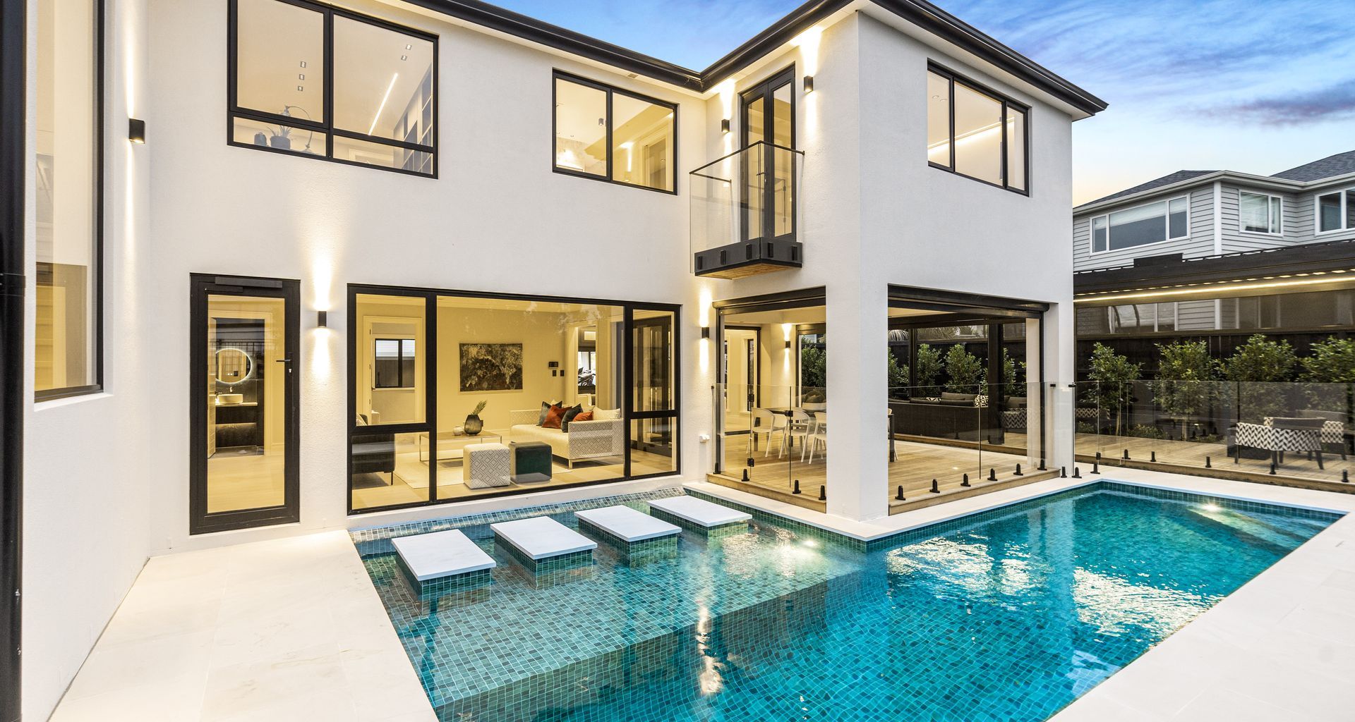 SHOW HOME - Arran Point Parade, Orewa banner