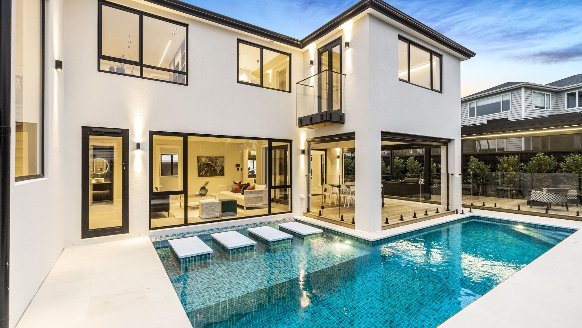 SHOW HOME - Arran Point Parade, Orewa banner